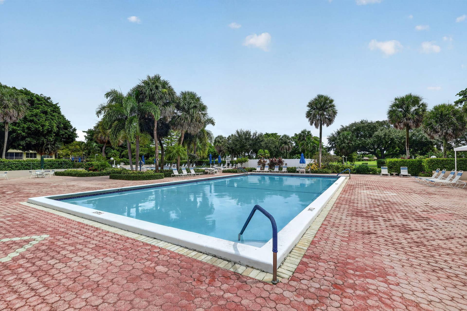 575 Oaks Lane, #102, Pompano Beach, FL 33069 38-web-or-mls-8I8A8326