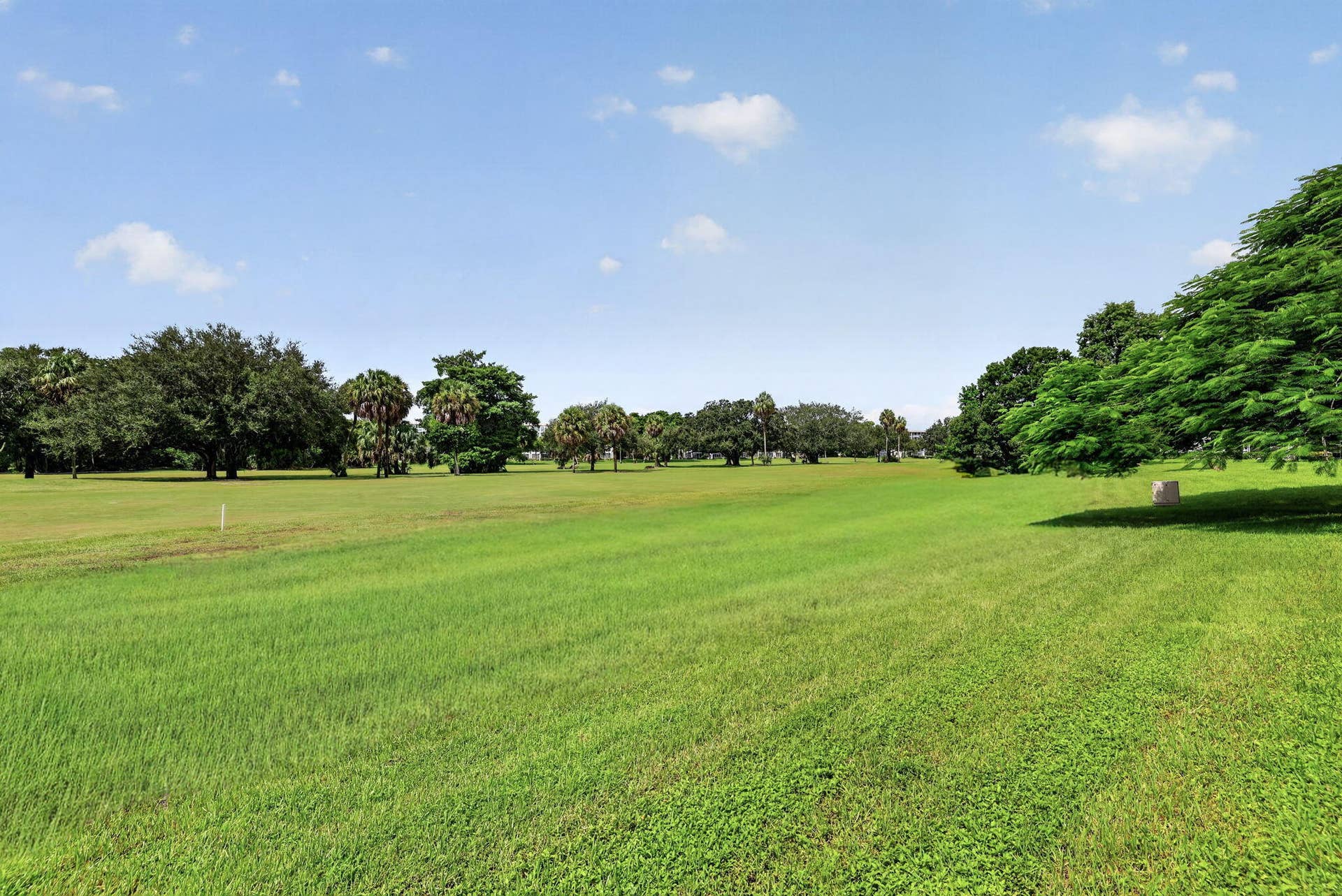575 Oaks Lane, #102, Pompano Beach, FL 33069 32-web-or-mls-8I8A8126-2