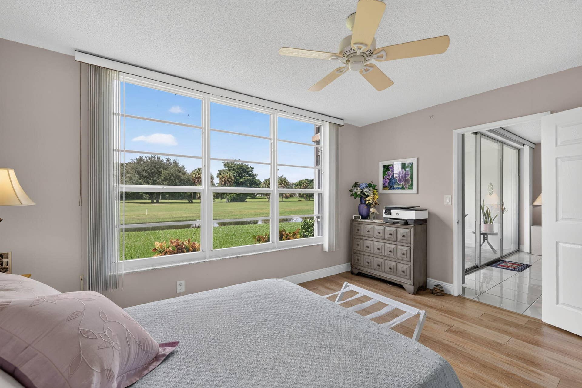 575 Oaks Lane, #102, Pompano Beach, FL 33069 25-web-or-mls-8I8A8246