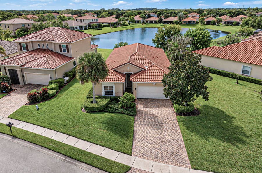 Property photo for 5560 57th Way, Vero Beach, FL