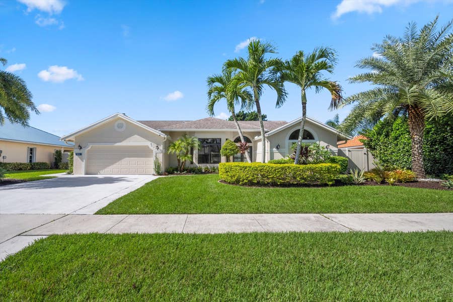 Property photo for 1991 Lynton Circle, Wellington, FL
