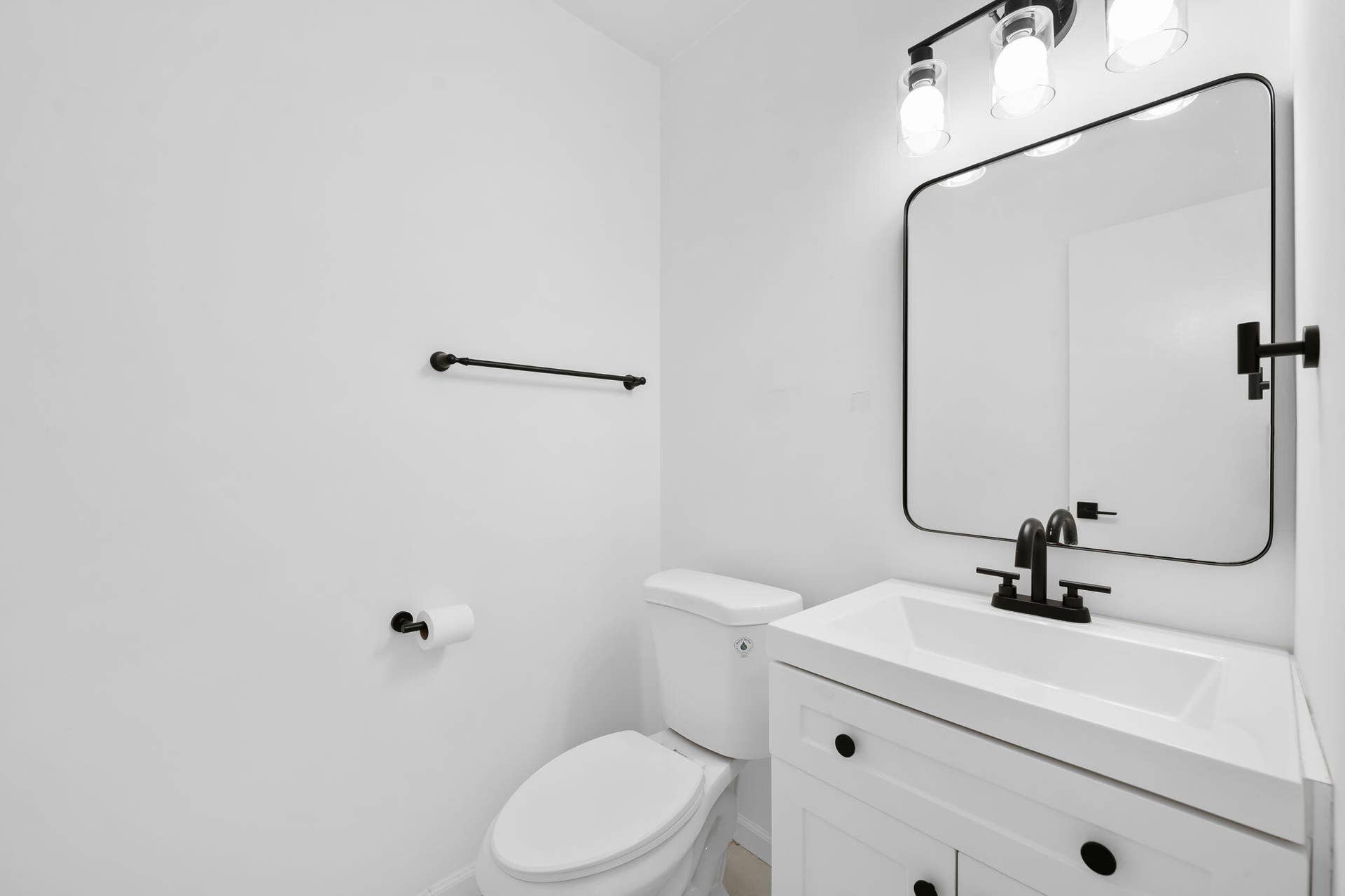 half bathroom / guest bathroom