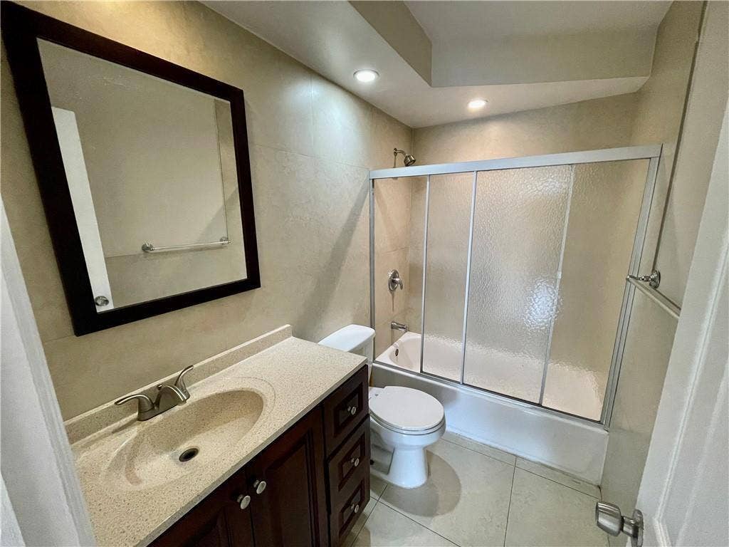 607 NE 29TH Drive, #18, Wilton Manors, FL 33334 GetMedia - 2026-09-25T143749.334