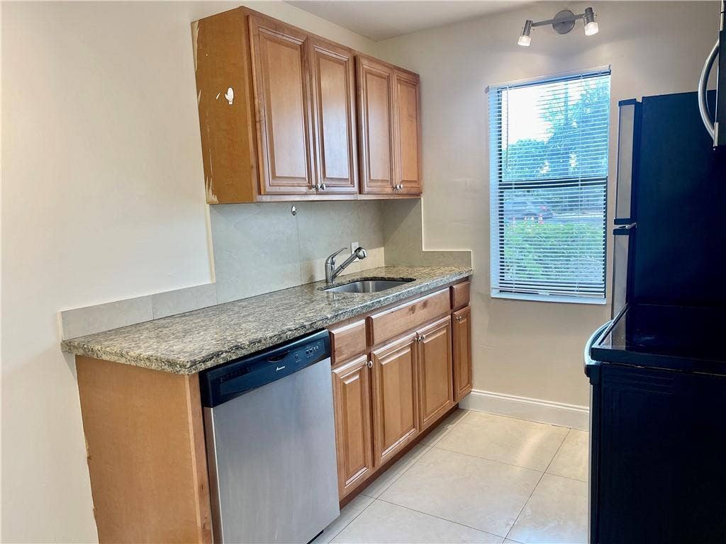 607 NE 29TH Drive, #18, Wilton Manors, FL 33334 GetMedia - 2026-09-25T143718.486