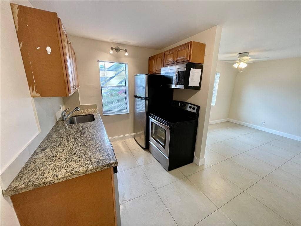 607 NE 29TH Drive, #18, Wilton Manors, FL 33334 GetMedia - 2026-09-25T143713.630