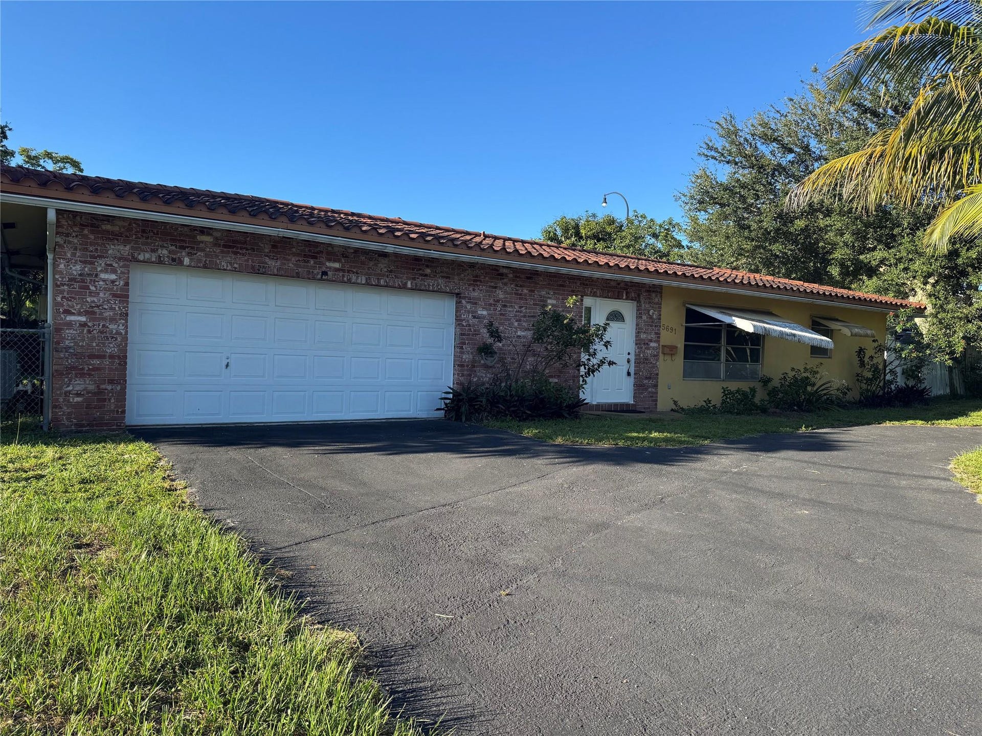 5691 SW 1st Street, Plantation, FL 33317 Photo 2