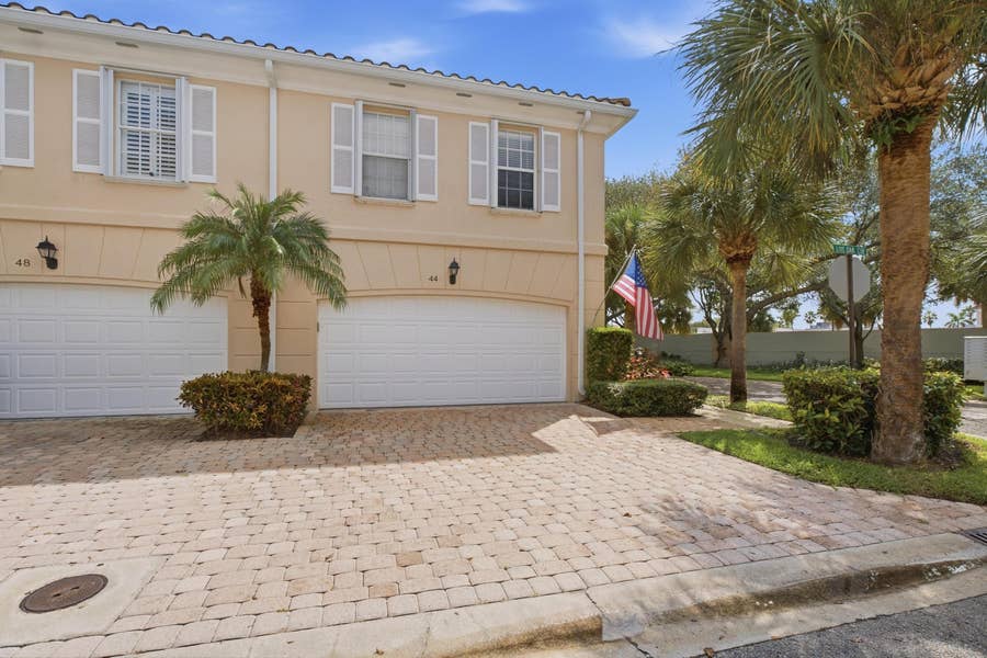 Property photo for 44 LIVE OAK Circle, Tequesta, FL