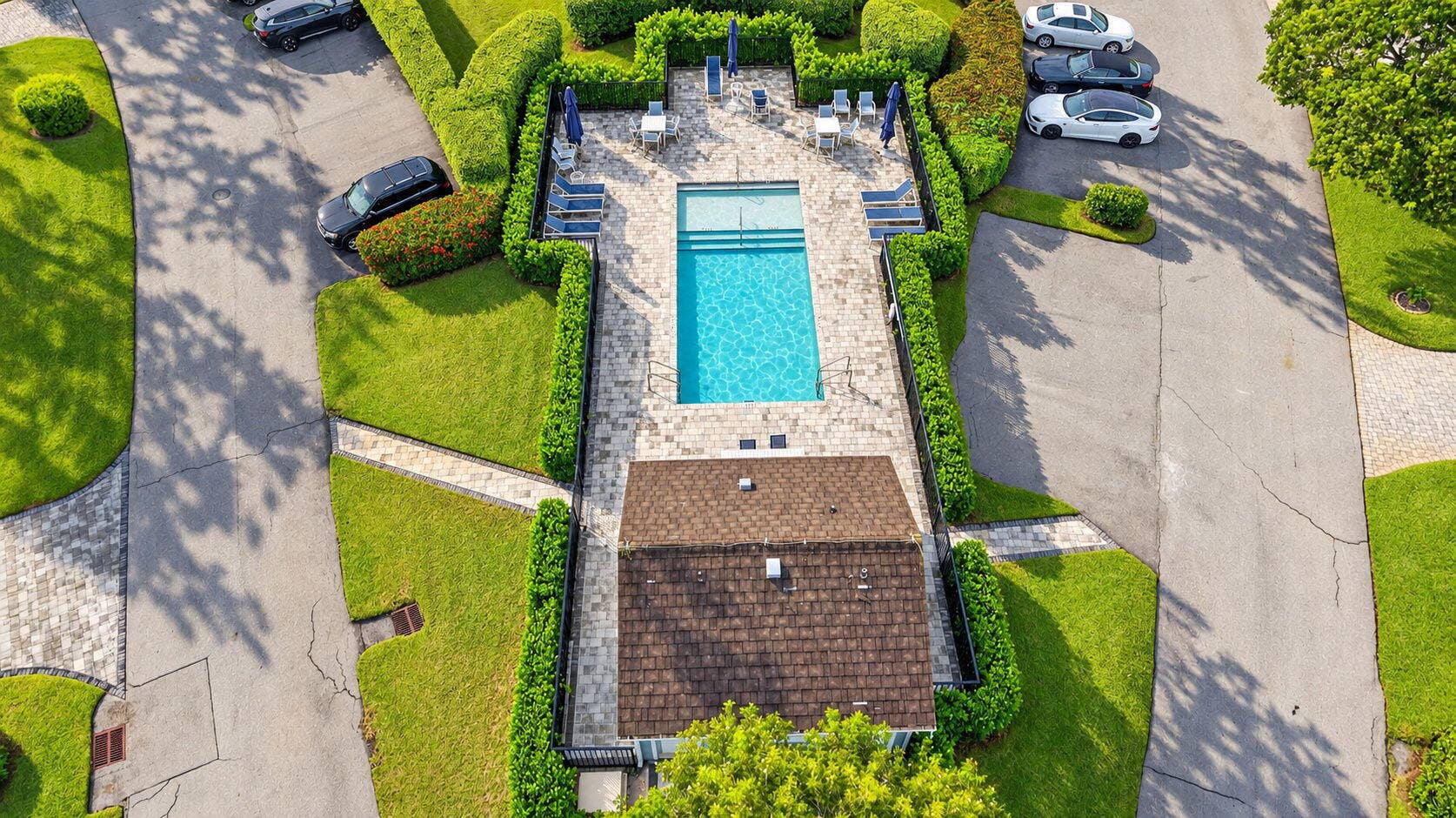 7 Holly Drive, Boynton Beach, FL 33436 53-web-or-mls-DJI_20260923113236_0588_D(