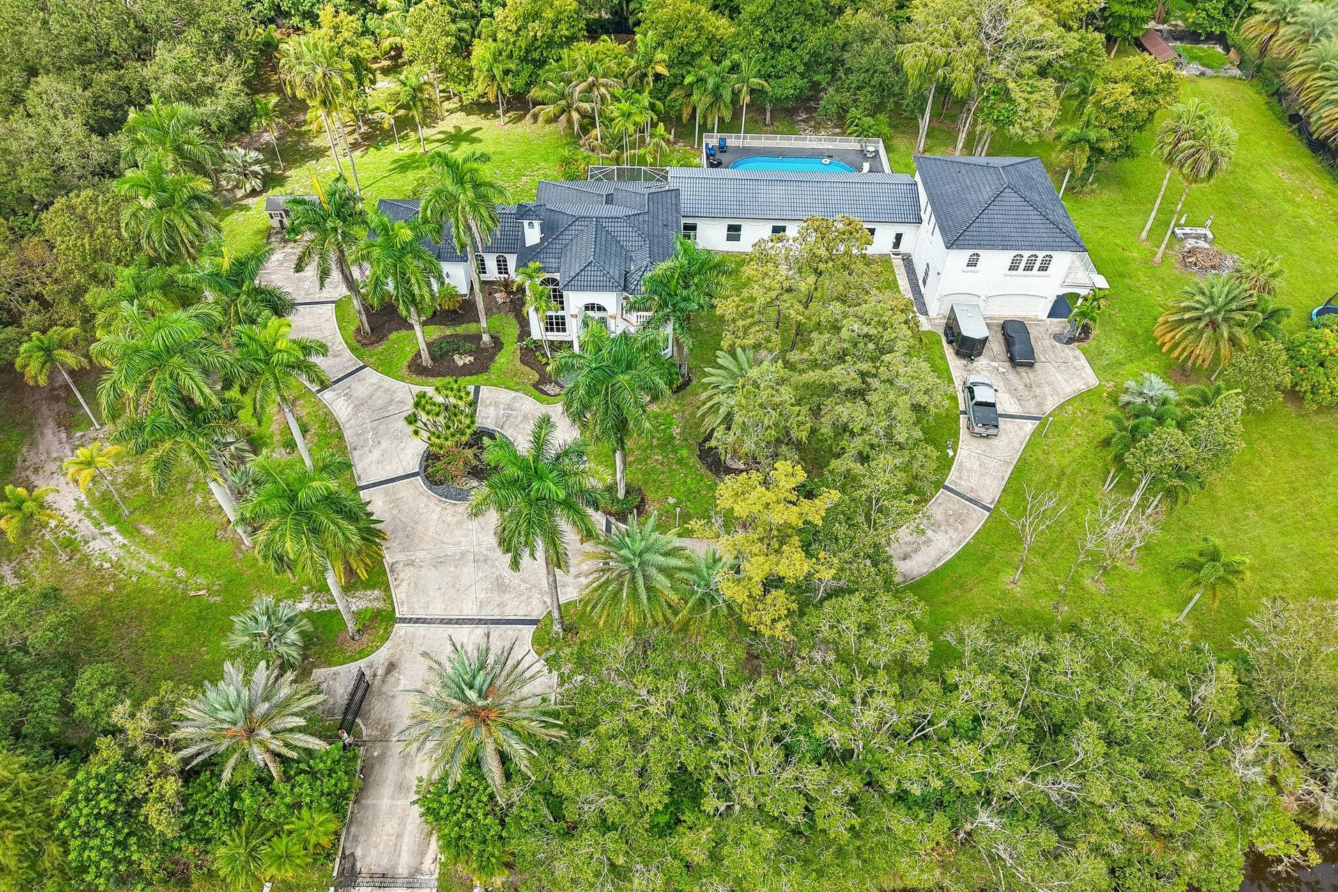 6911 NW 84TH Avenue, Parkland, FL 33067 77-web-or-mls-NW 84th Ave-S1609-077