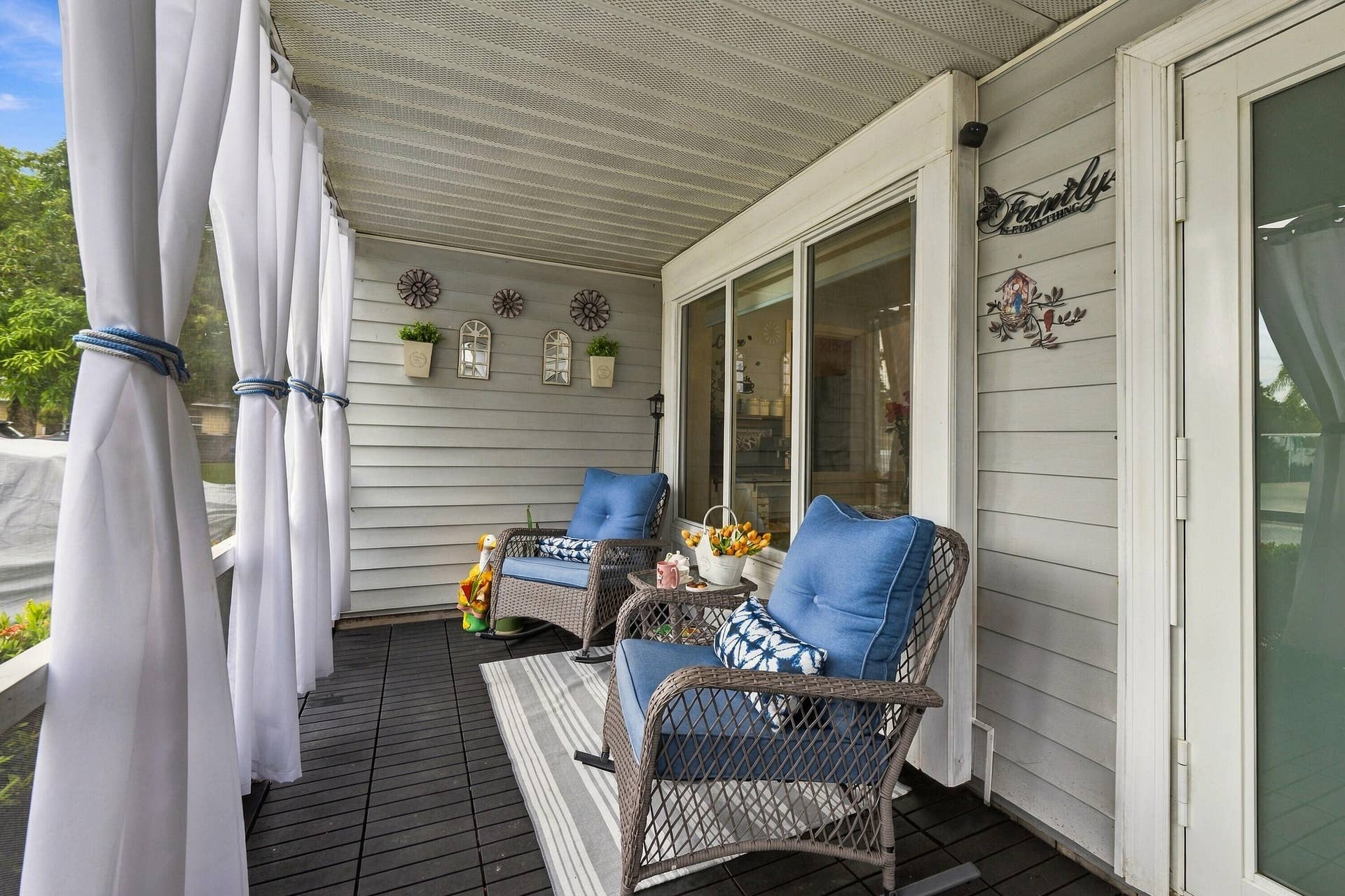 Screened in Front Porch