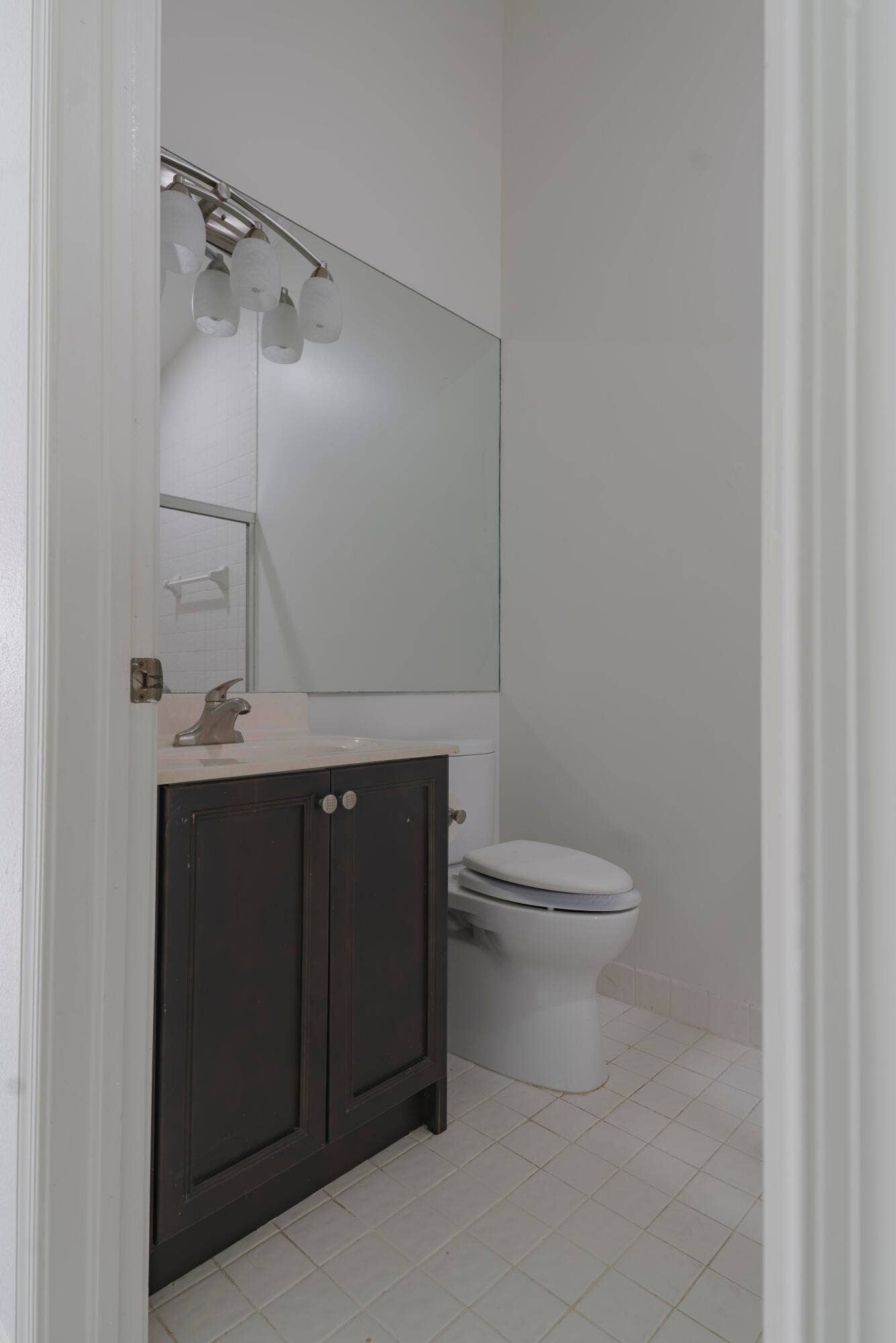 6162 BAY ISLES Drive, Boynton Beach, FL 33437 White square tile flooring