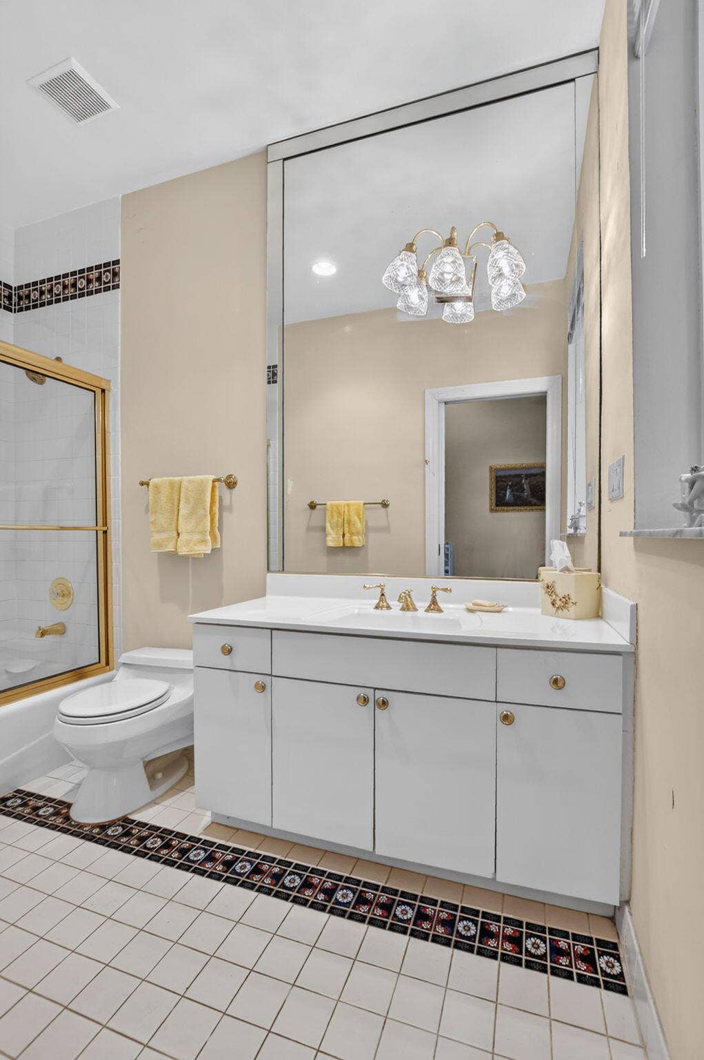6243 NW 23rd Way, Boca Raton, FL 33496 Guest Bathroom 2