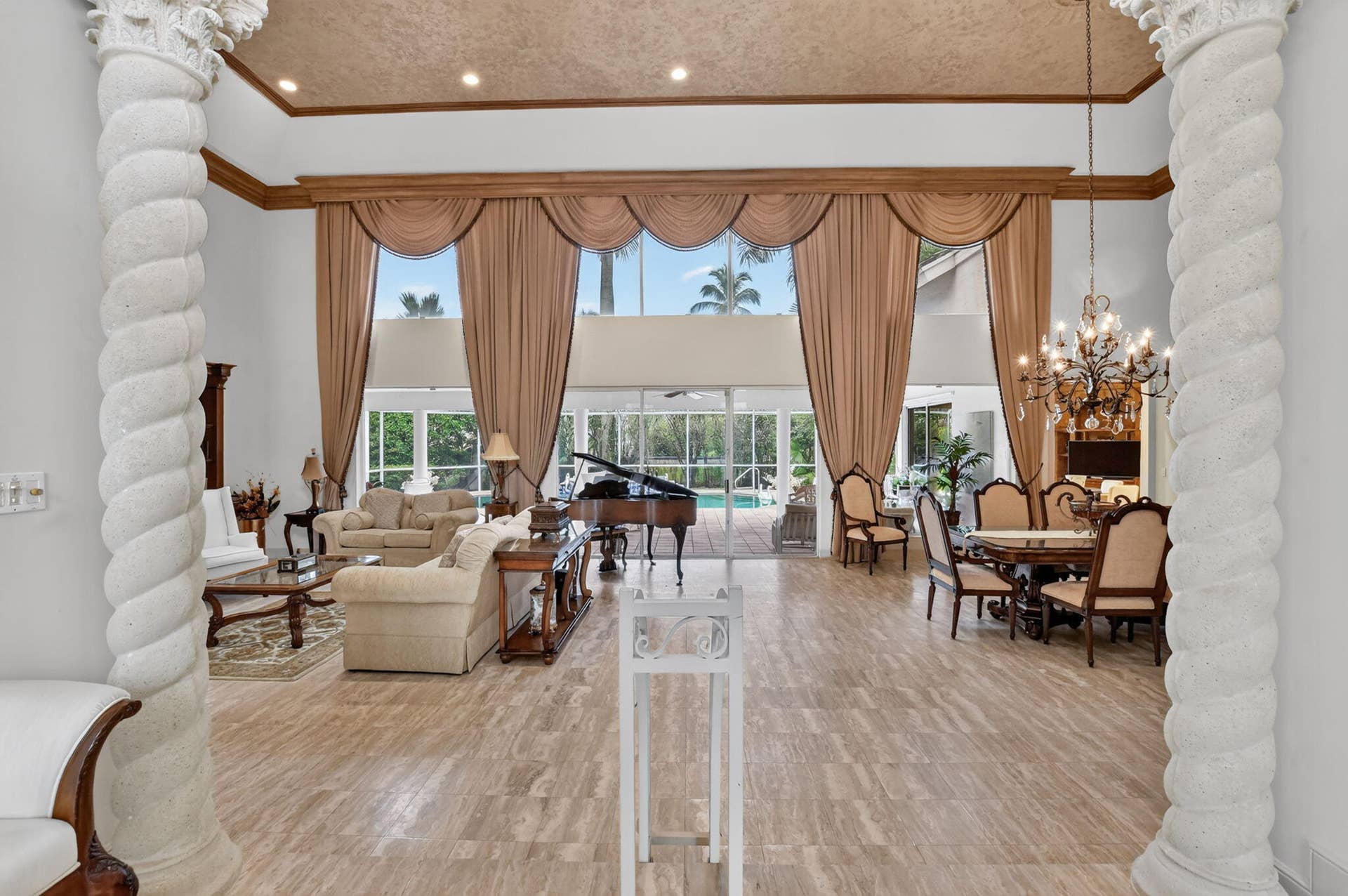 6243 NW 23rd Way, Boca Raton, FL 33496 Entryway