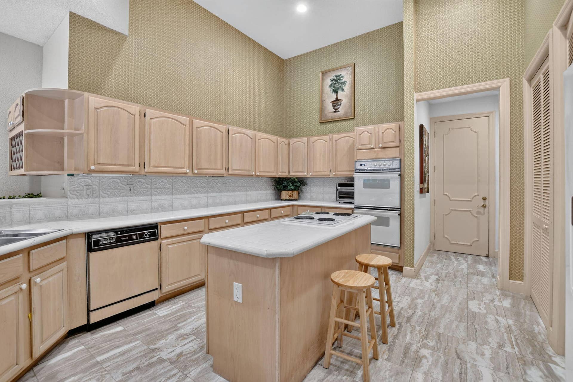 6243 NW 23rd Way, Boca Raton, FL 33496 Kitchen