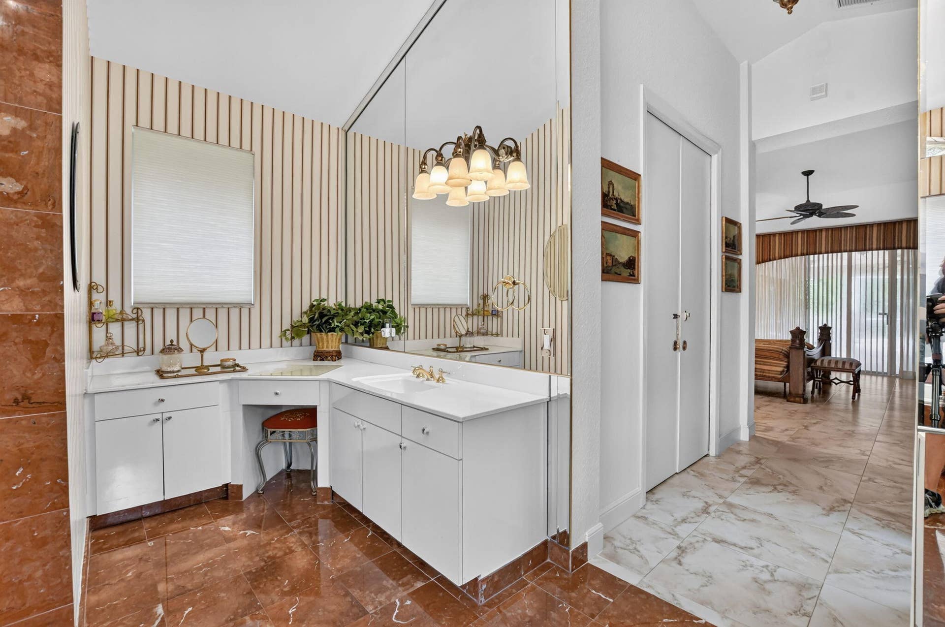 6243 NW 23rd Way, Boca Raton, FL 33496 Double Vanity