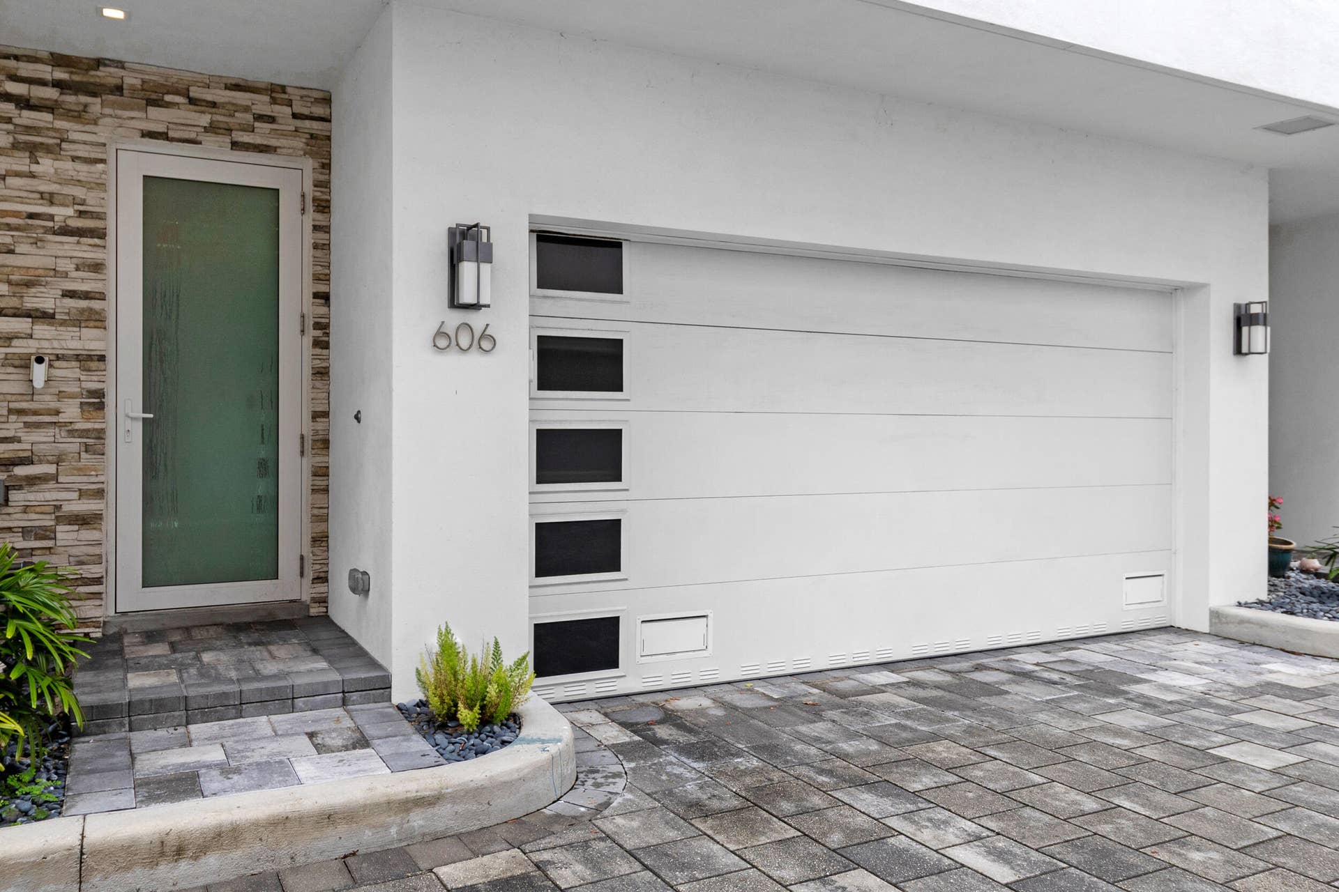606 NE 8TH Avenue, Fort Lauderdale, FL 33304 5_accutour_01 606-ne-8th-ave -005