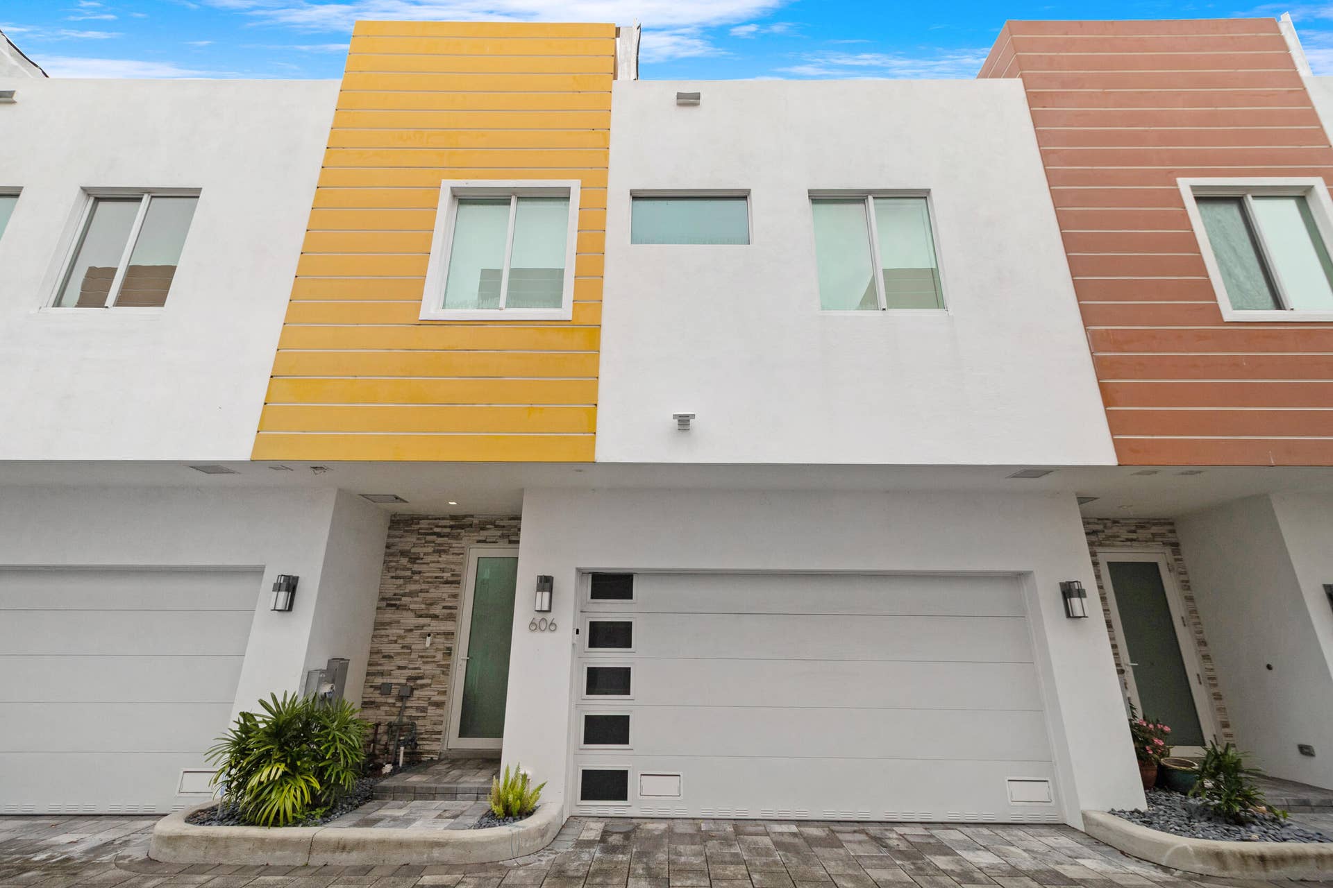 606 NE 8TH Avenue, Fort Lauderdale, FL 33304 3_accutour_01 606-ne-8th-ave -003