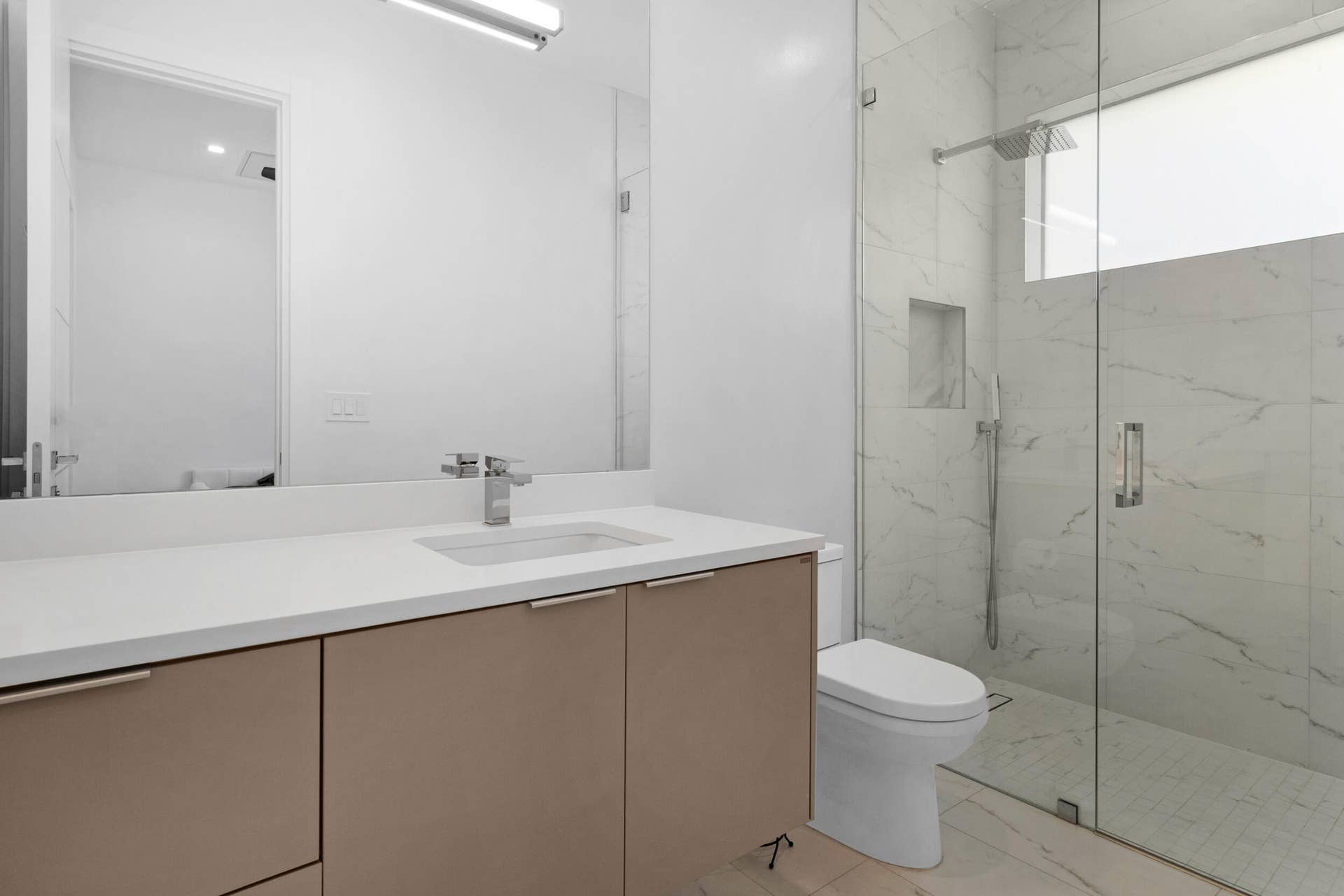 606 NE 8TH Avenue, Fort Lauderdale, FL 33304 40_accutour_01 606-ne-8th-ave -037