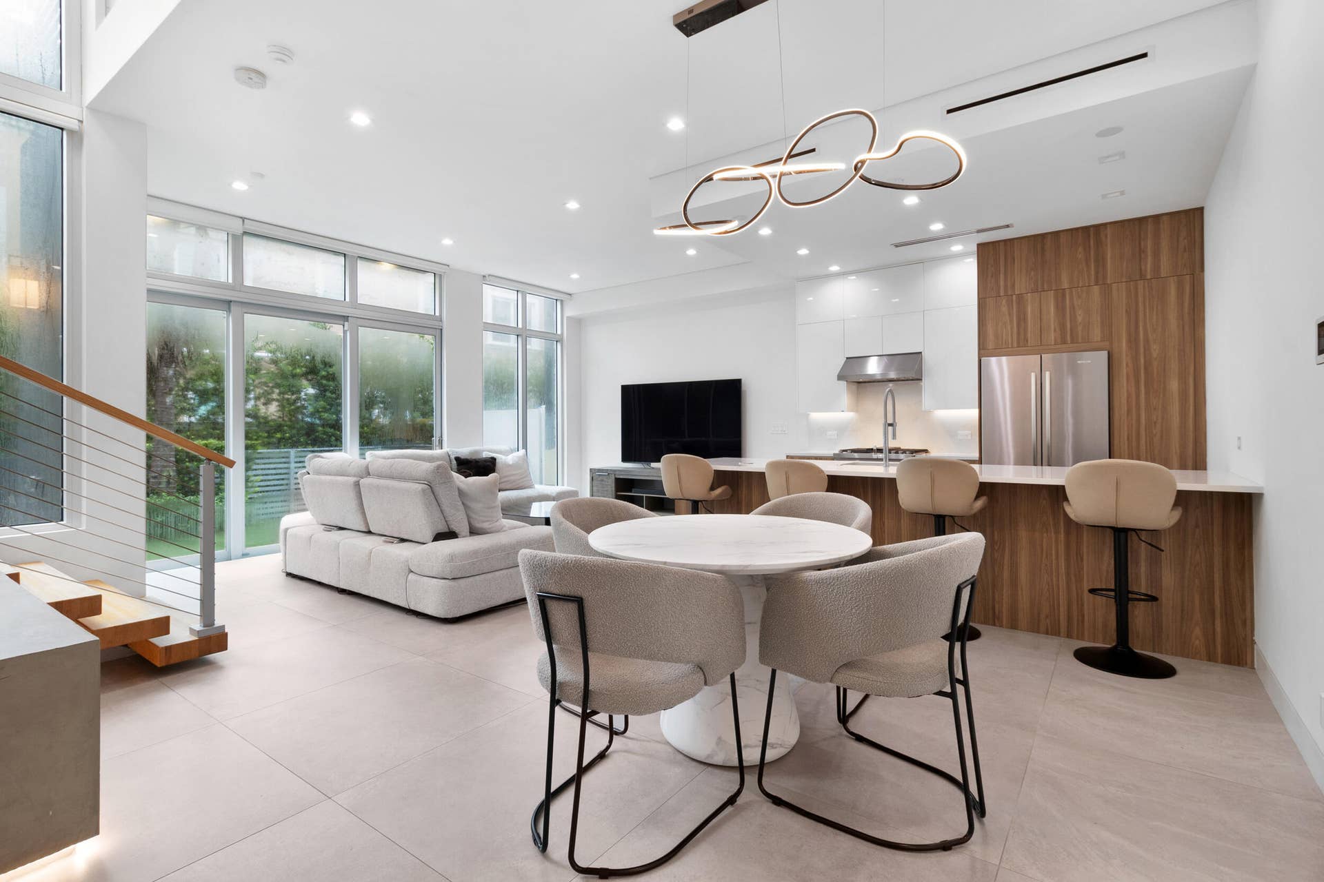 606 NE 8TH Avenue, Fort Lauderdale, FL 33304 17_accutour_01 606-ne-8th-ave -017