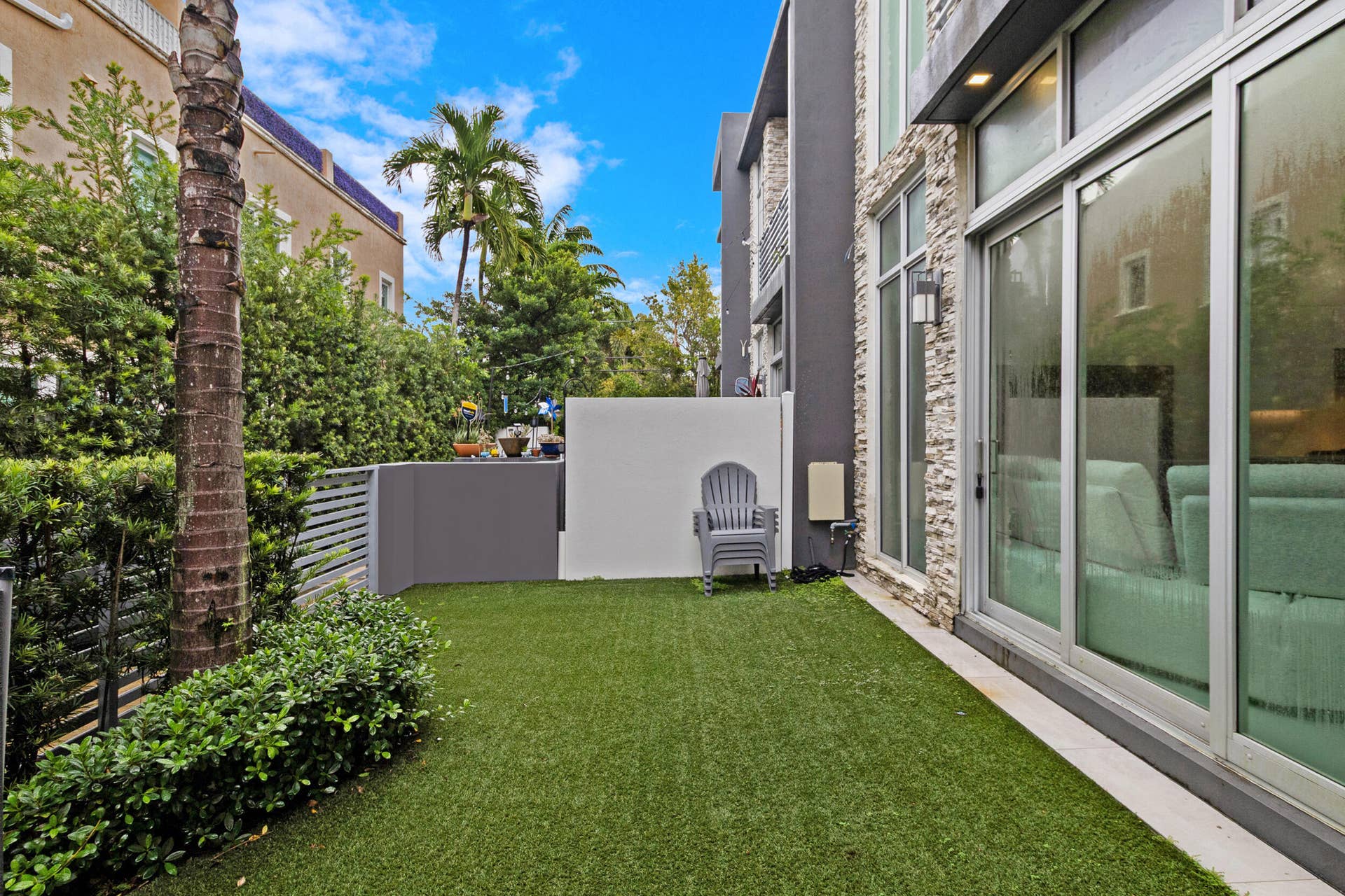606 NE 8TH Avenue, Fort Lauderdale, FL 33304 10_accutour_01 606-ne-8th-ave -010
