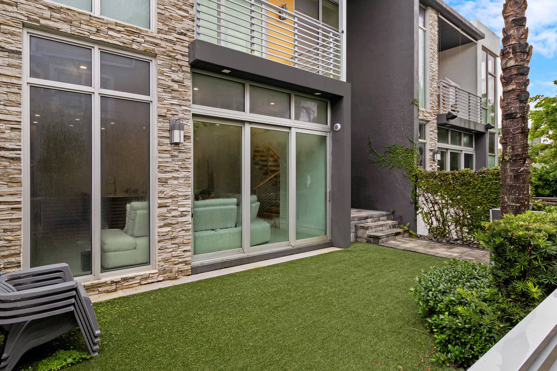 606 NE 8TH Avenue, Fort Lauderdale, FL 33304 8_accutour_01 606-ne-8th-ave -008