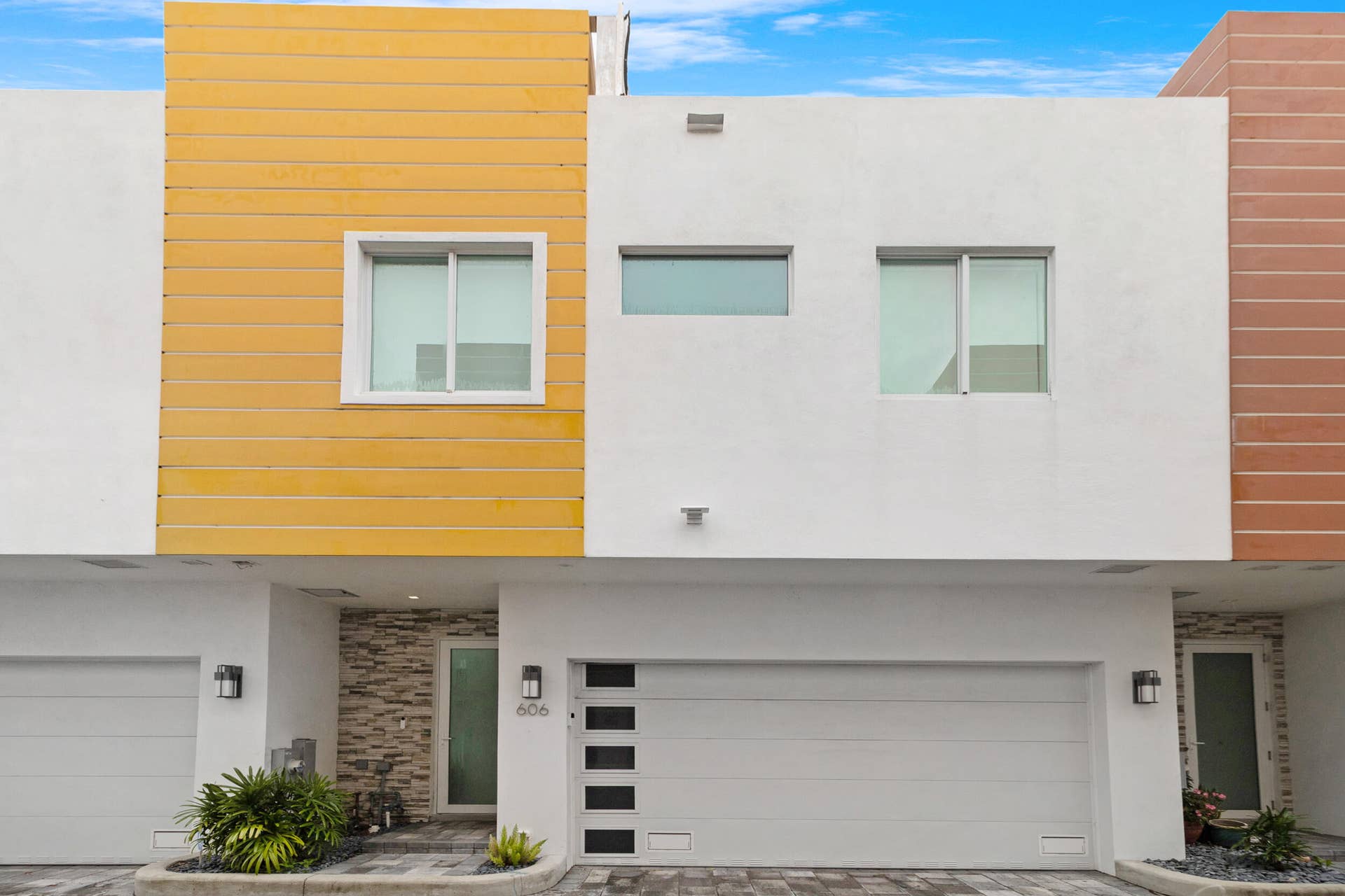 606 NE 8TH Avenue, Fort Lauderdale, FL 33304 4_accutour_01 606-ne-8th-ave -004