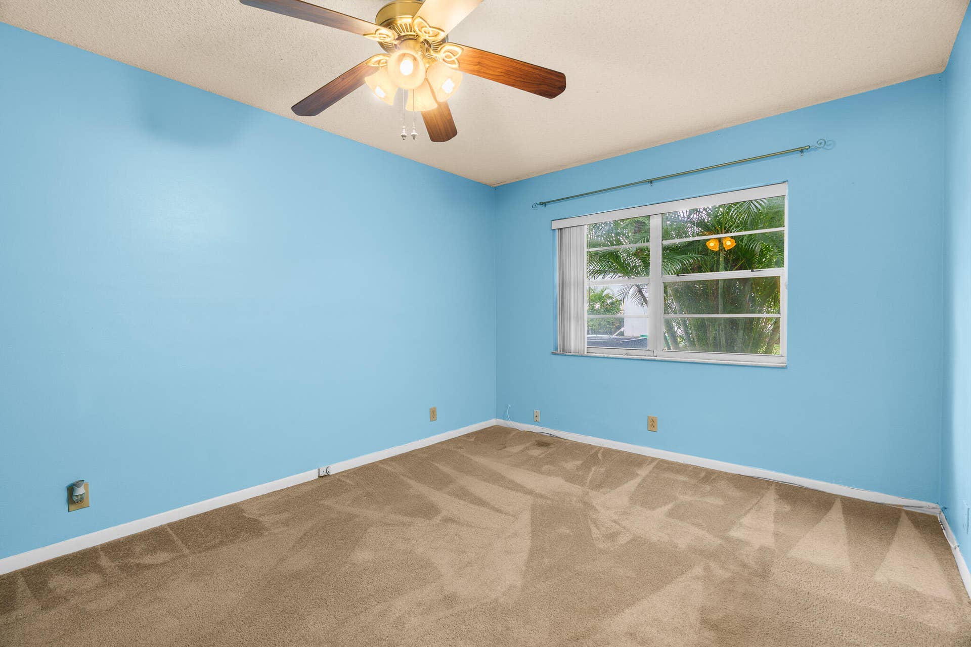 2525 W GOLF Boulevard, #119, Pompano Beach, FL 33064 bedroom