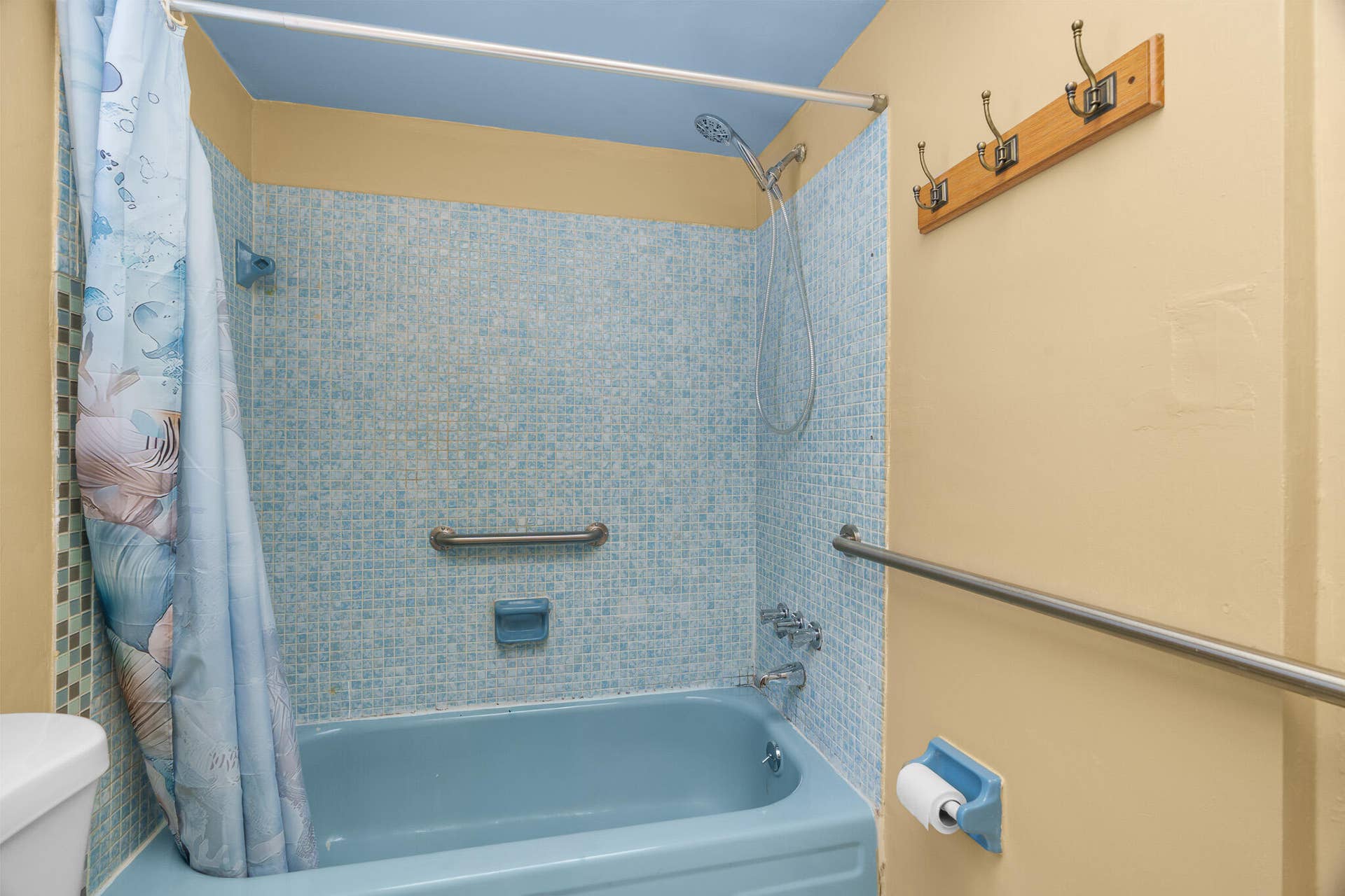 2525 W GOLF Boulevard, #119, Pompano Beach, FL 33064 Bathroom