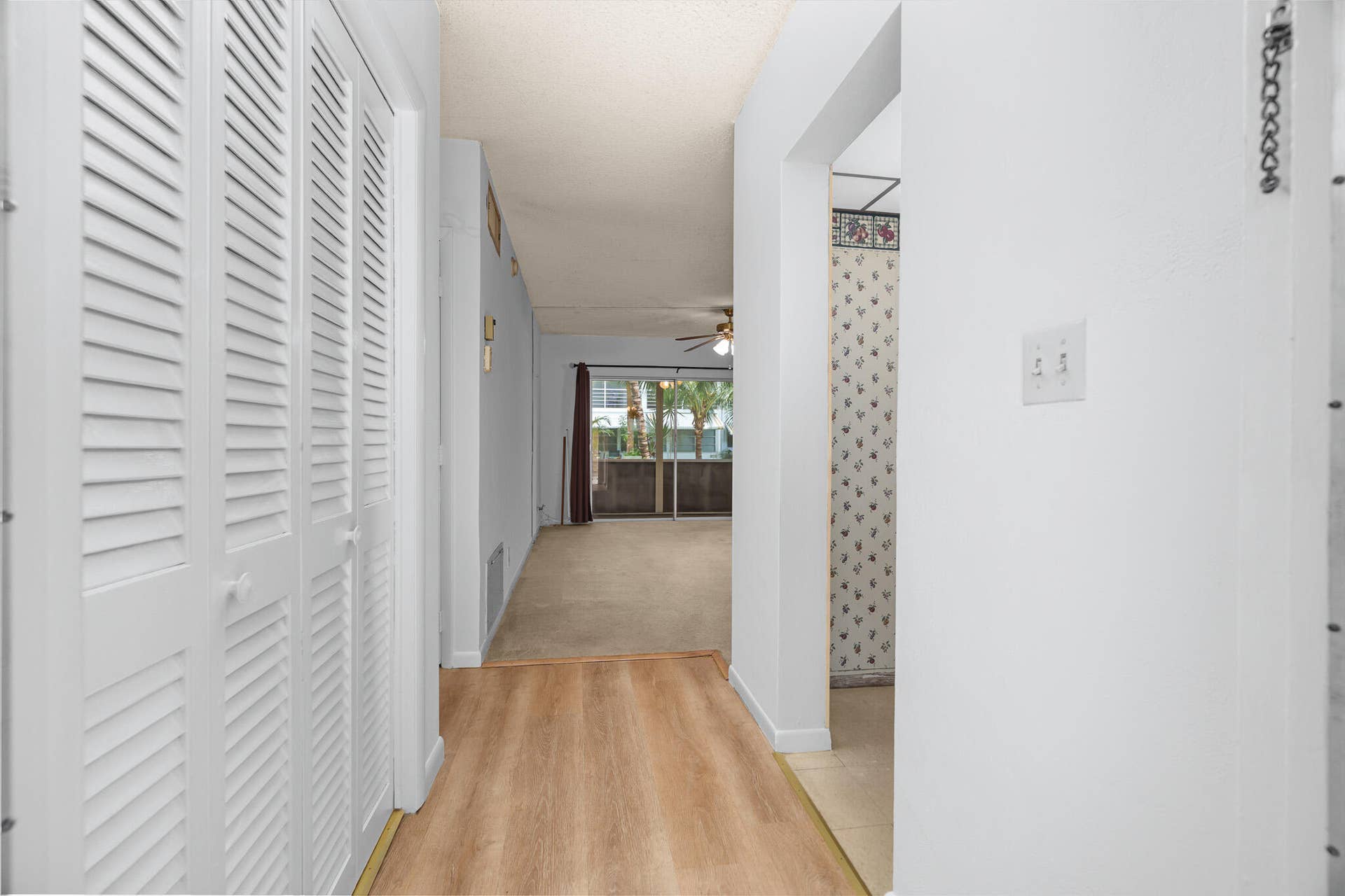 2525 W GOLF Boulevard, #119, Pompano Beach, FL 33064 Hallway