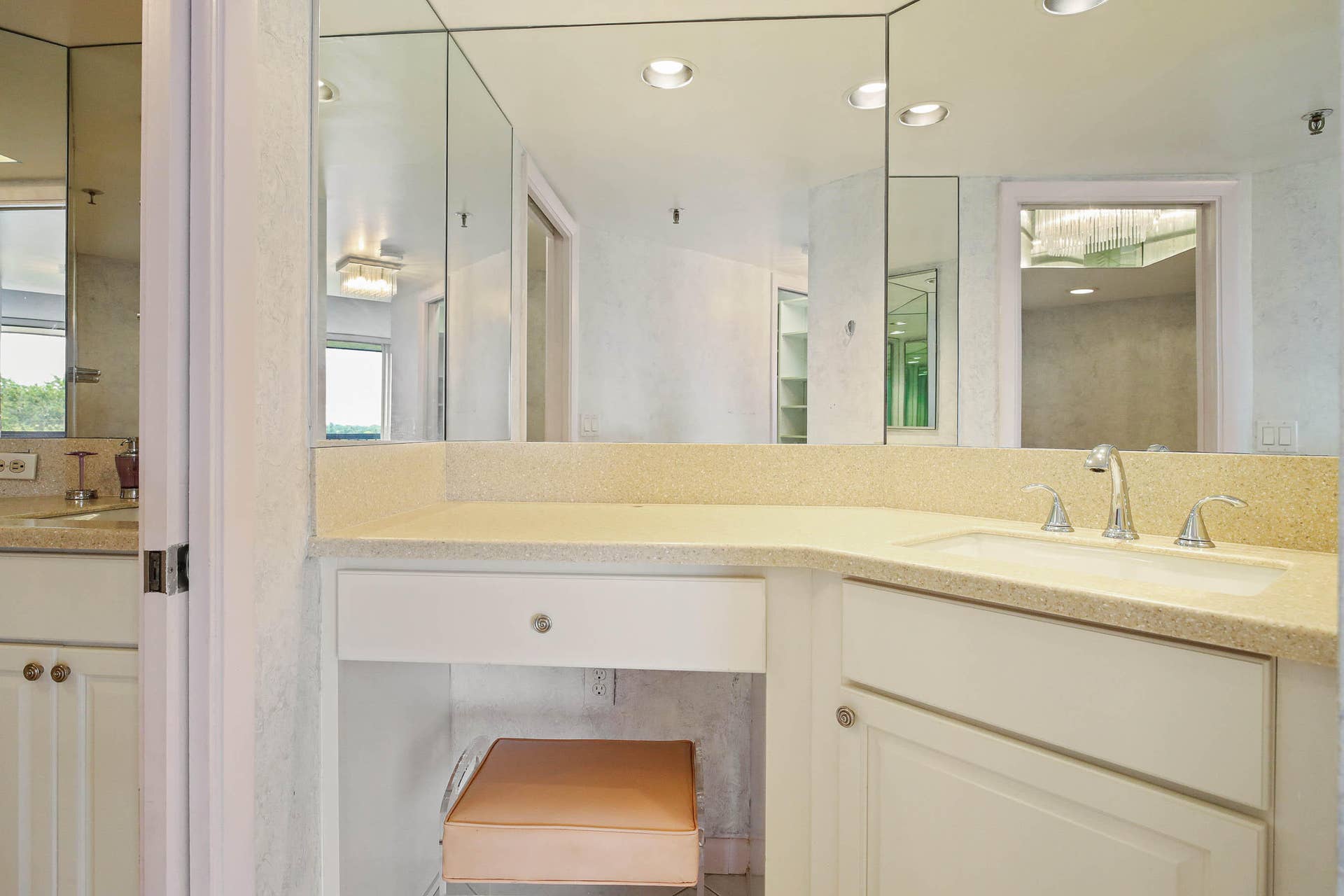 5301 FOUNTAINS Drive S, #501, Lake Worth, FL 33467 primary bathroom