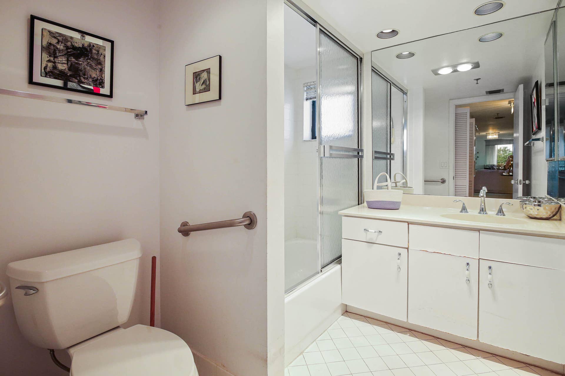 5301 FOUNTAINS Drive S, #501, Lake Worth, FL 33467 guest bathroom