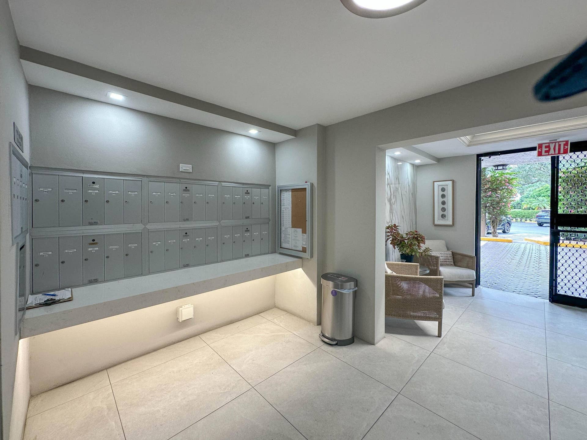 5301 FOUNTAINS Drive S, #501, Lake Worth, FL 33467 lobby