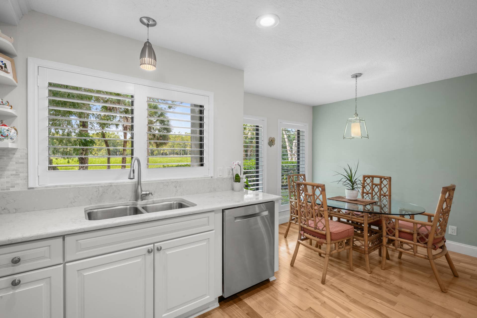 40 Edinburgh Drive, Palm Beach Gardens, FL 33418 Kitchen