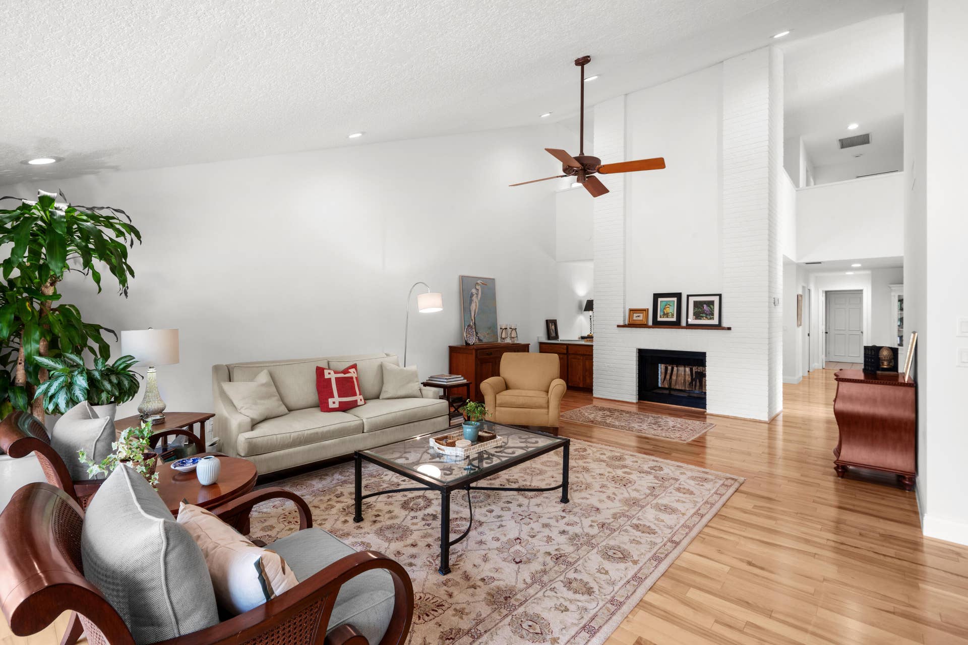 40 Edinburgh Drive, Palm Beach Gardens, FL 33418 Living Room