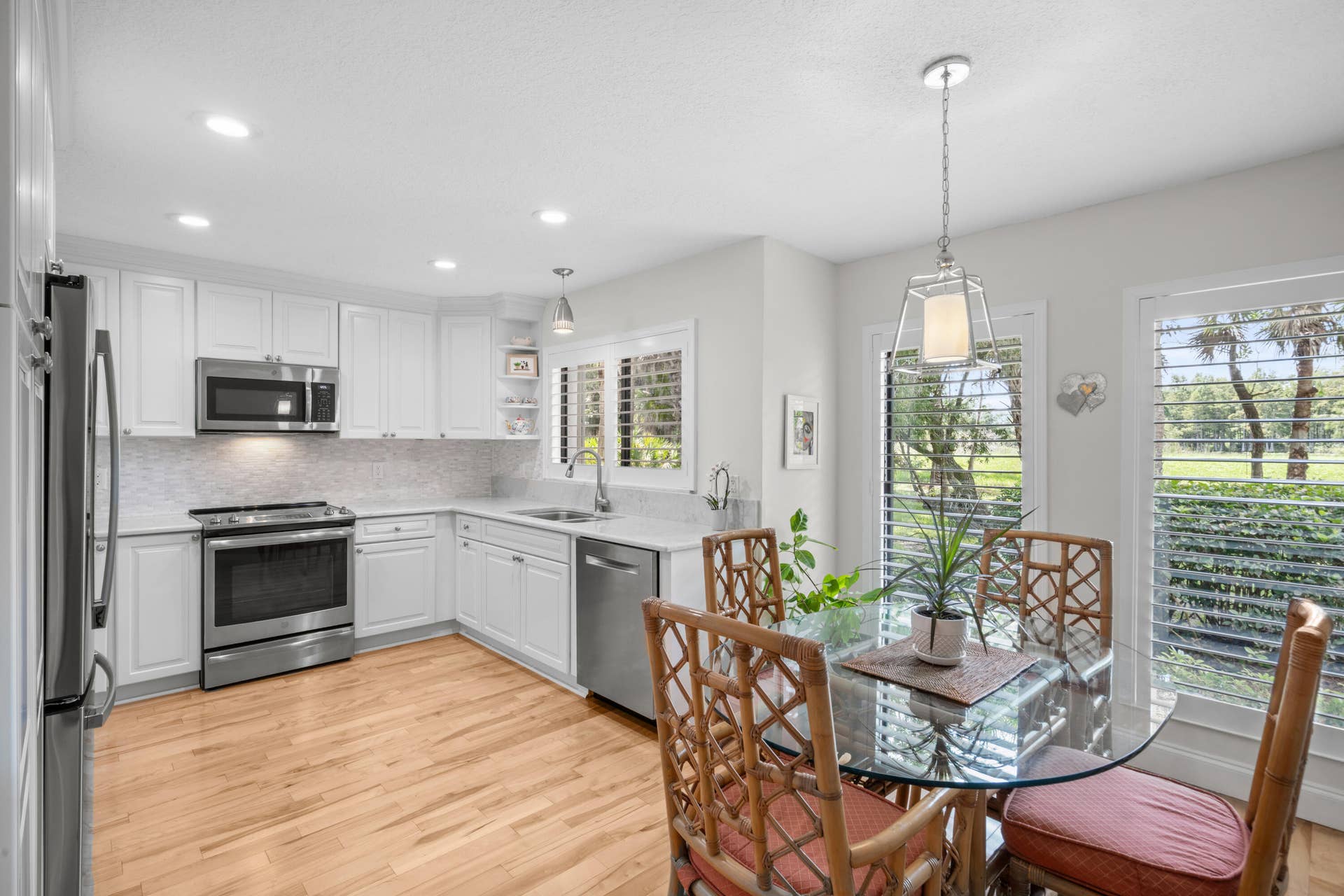 40 Edinburgh Drive, Palm Beach Gardens, FL 33418 Kitchen