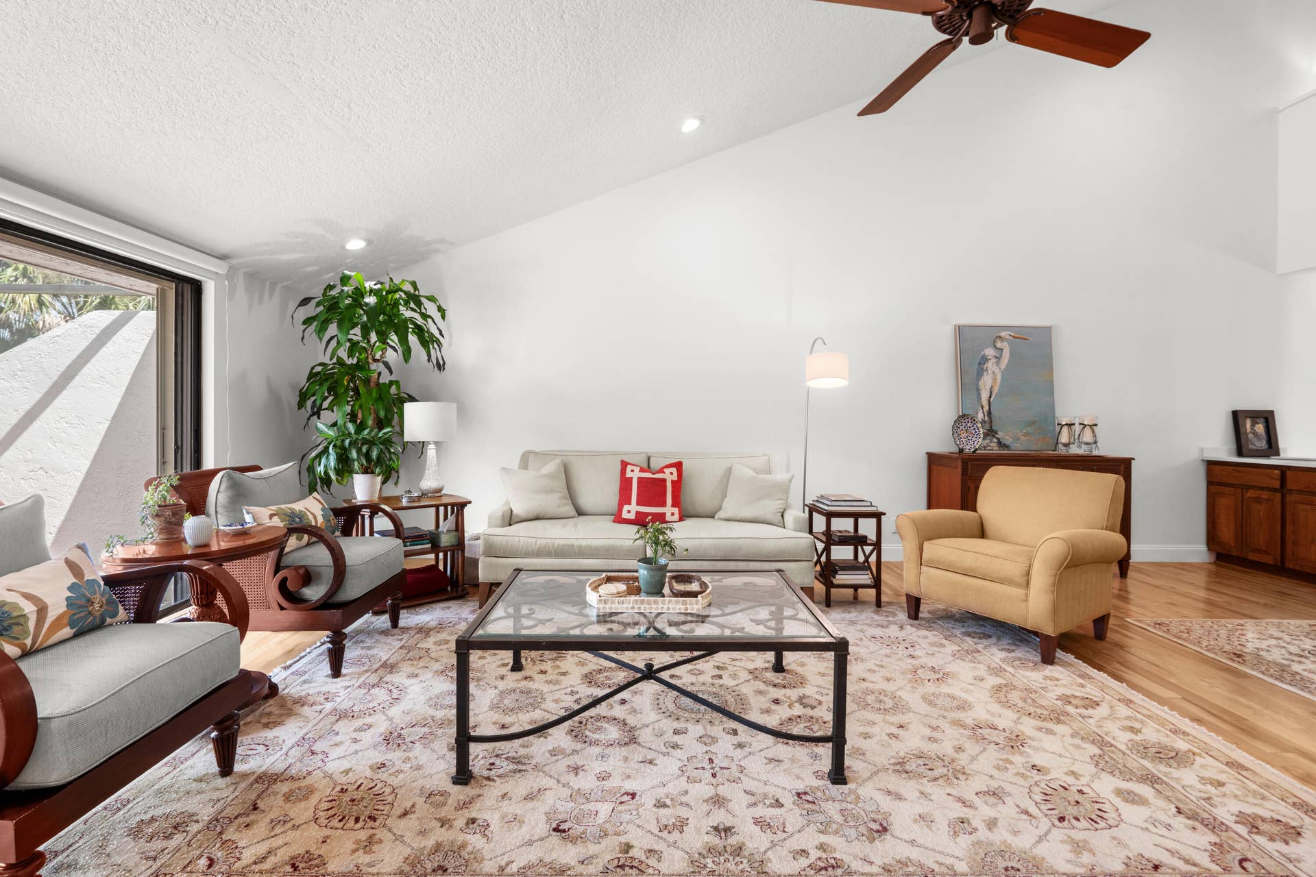 40 Edinburgh Drive, Palm Beach Gardens, FL 33418 Living Room