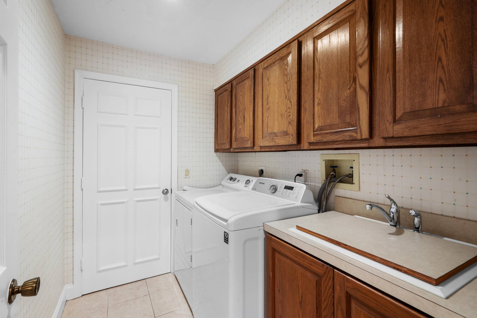 40 Edinburgh Drive, Palm Beach Gardens, FL 33418 Laundry Room