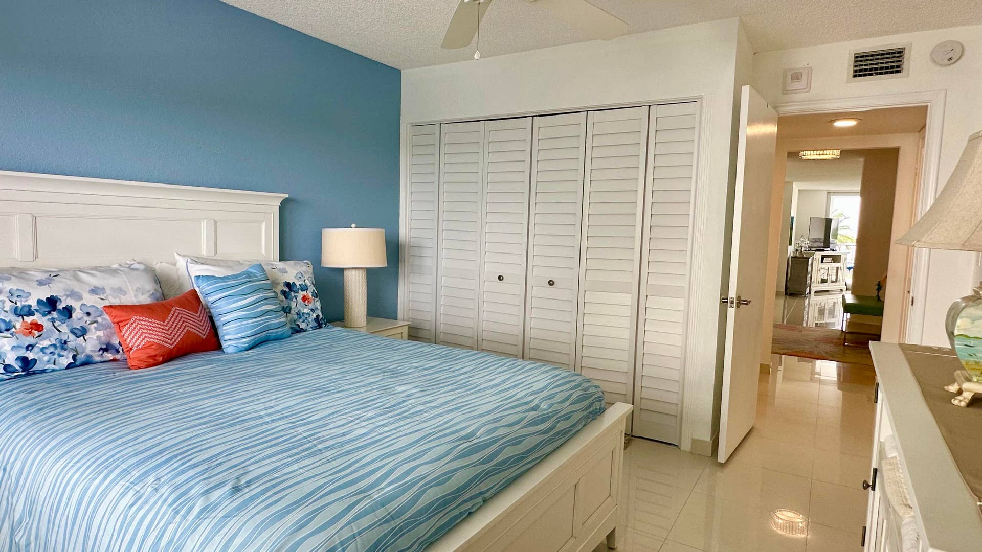 1901 N Ocean Boulevard, #4B, Fort Lauderdale, FL 33305 IMG_5976