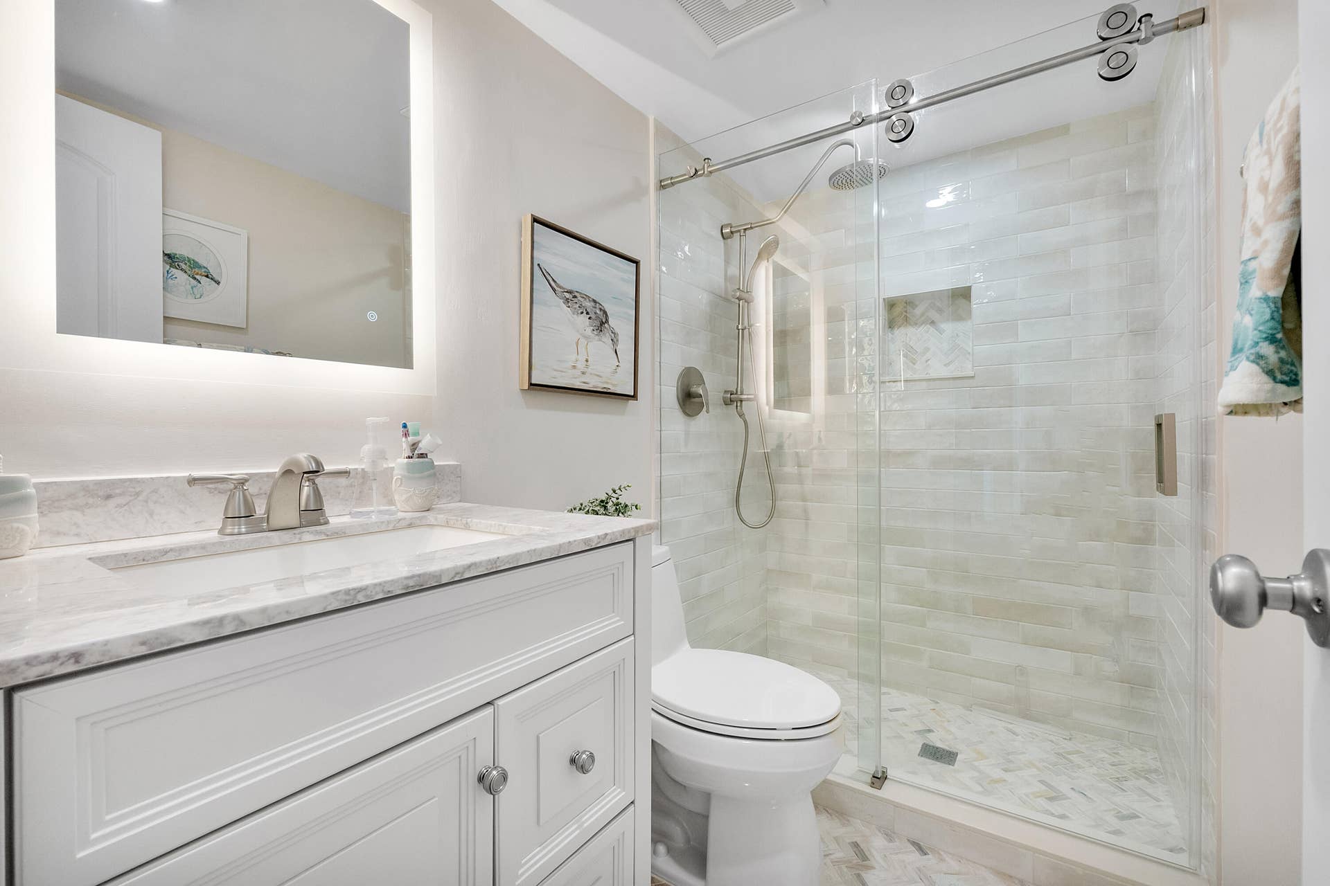 1900 S OCEAN Boulevard, #3G, Lauderdale By The Sea, FL 33062 Guest bathroom