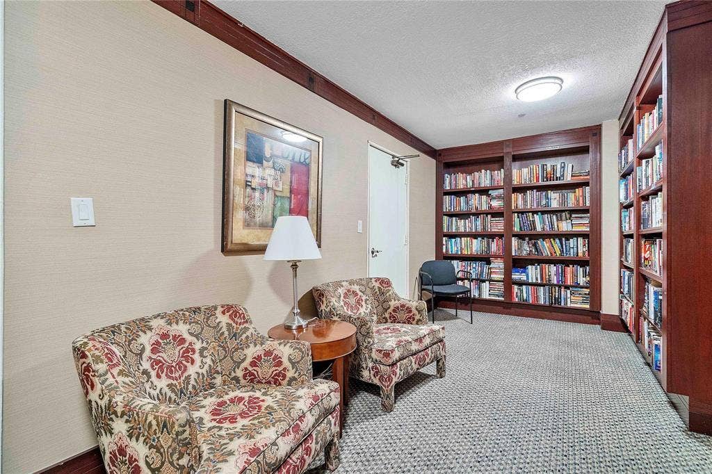 1900 S OCEAN Boulevard, #3G, Lauderdale By The Sea, FL 33062 Library