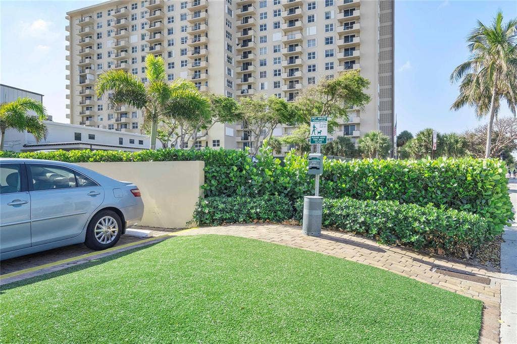 1900 S OCEAN Boulevard, #3G, Lauderdale By The Sea, FL 33062 One of 2 doggie areas