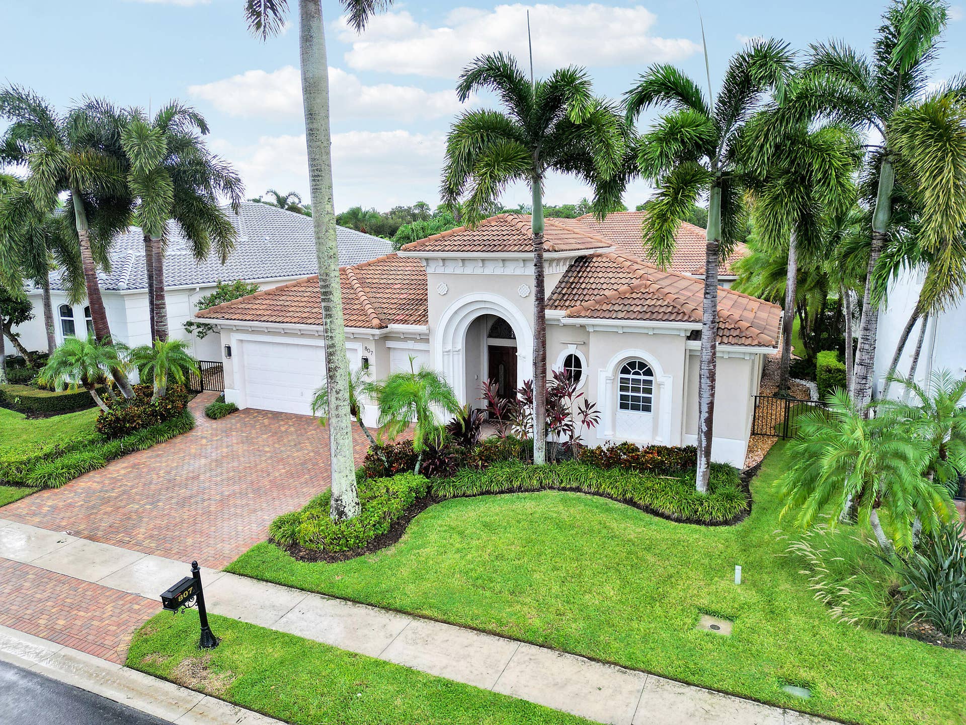 807 Floret Drive, Palm Beach Gardens, FL 33410 aerial-002