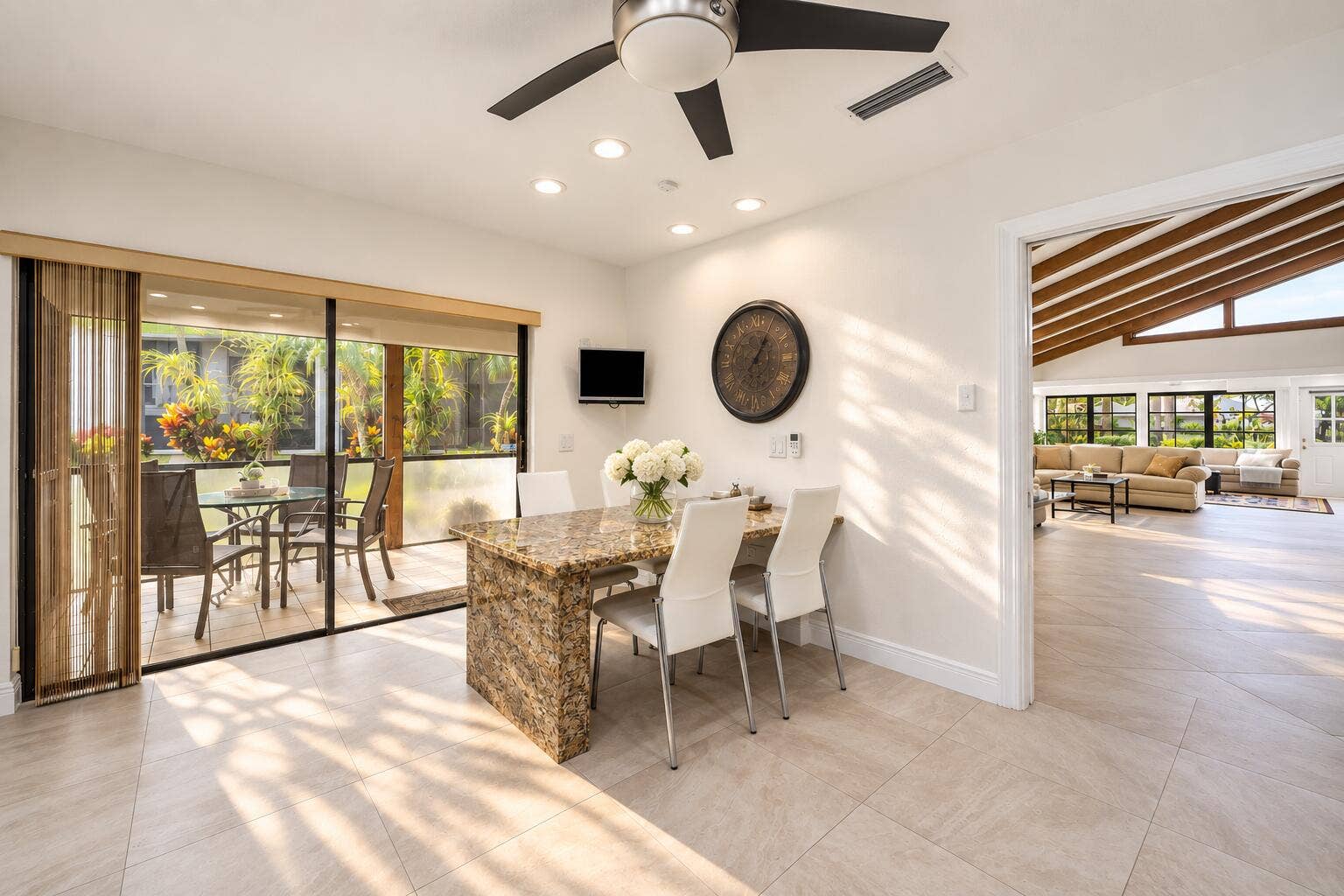 Eat-in Kitchen