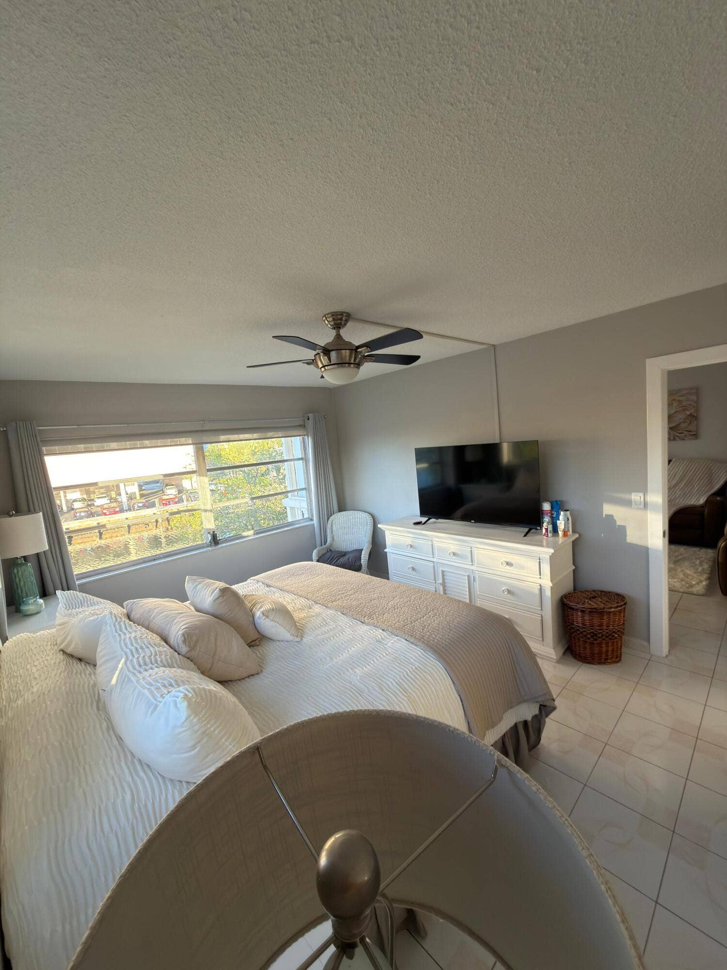 450 PARADISE ISLE Boulevard, #201, Hallandale Beach, Hallandale Beach, FL 33009 paradise bed