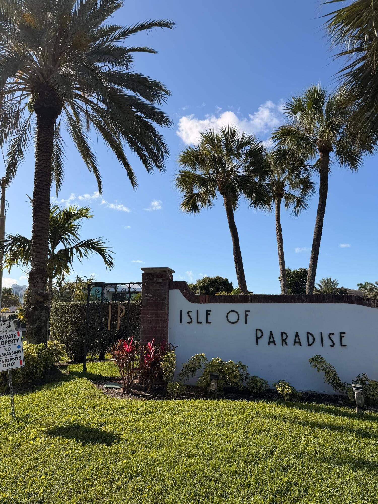 450 PARADISE ISLE Boulevard, #201, Hallandale Beach, Hallandale Beach, FL 33009 paradise entrance