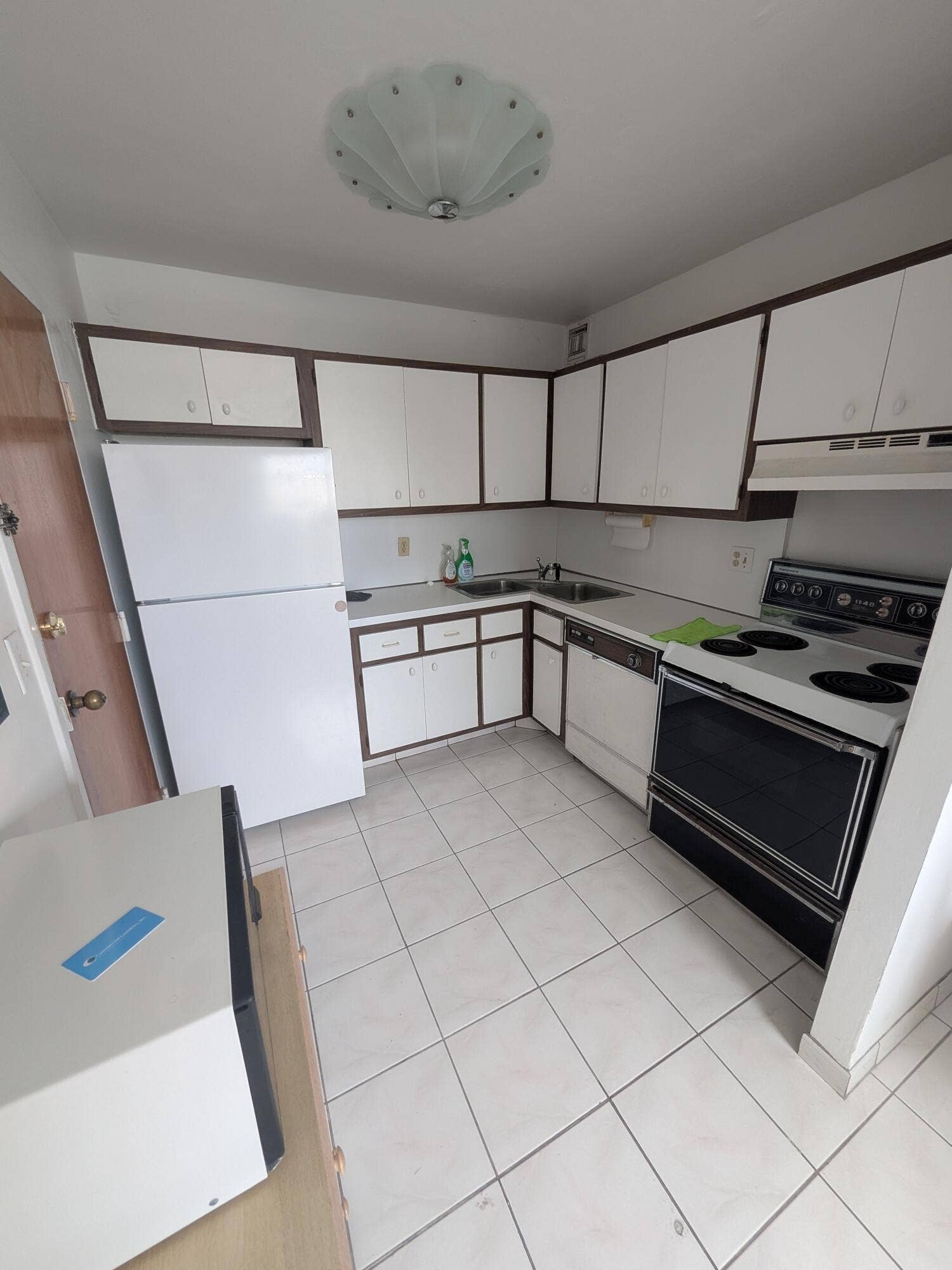 111 Golden Isles Drive, #C10, Hallandale Beach, FL 33009 PXL_20260919_183146320.RAW-01
