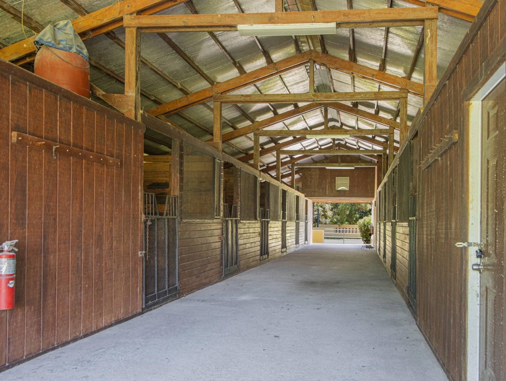 2880 B Road, Loxahatchee Groves, Loxahatchee, FL 33470 barn(1)
