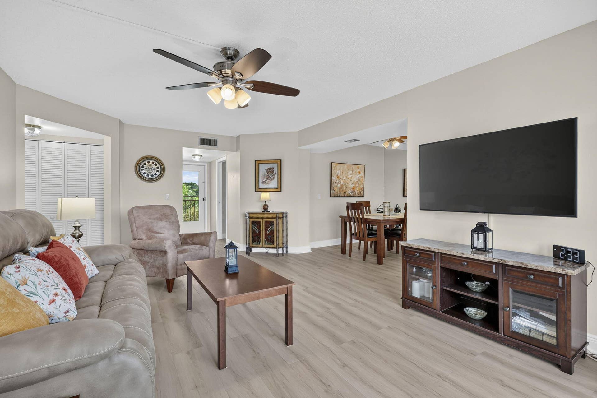 3871 Via Poinciana, #407, Lake Worth, FL 33467 29-web-or-mls-BS1A3475