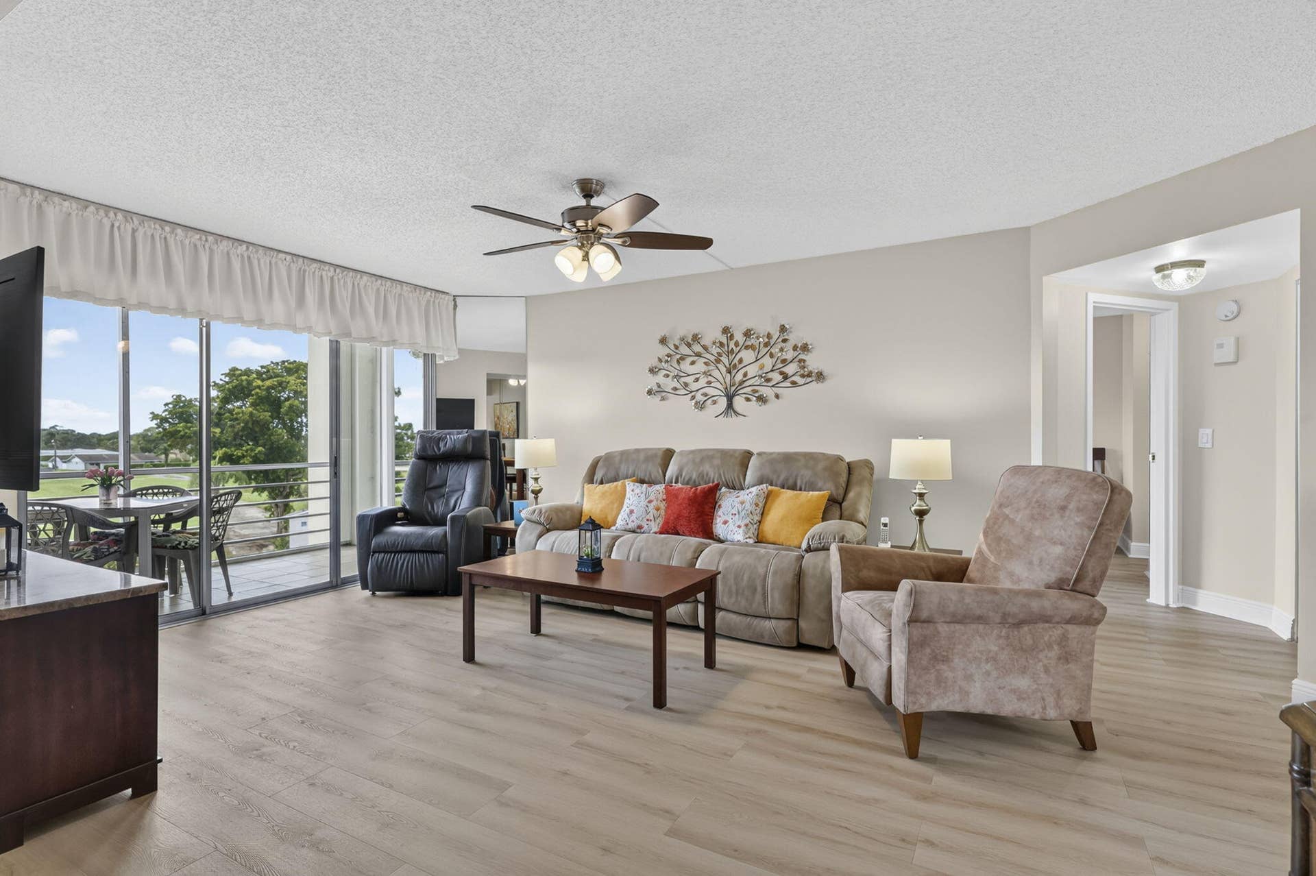 3871 Via Poinciana, #407, Lake Worth, FL 33467 27-web-or-mls-BS1A3472