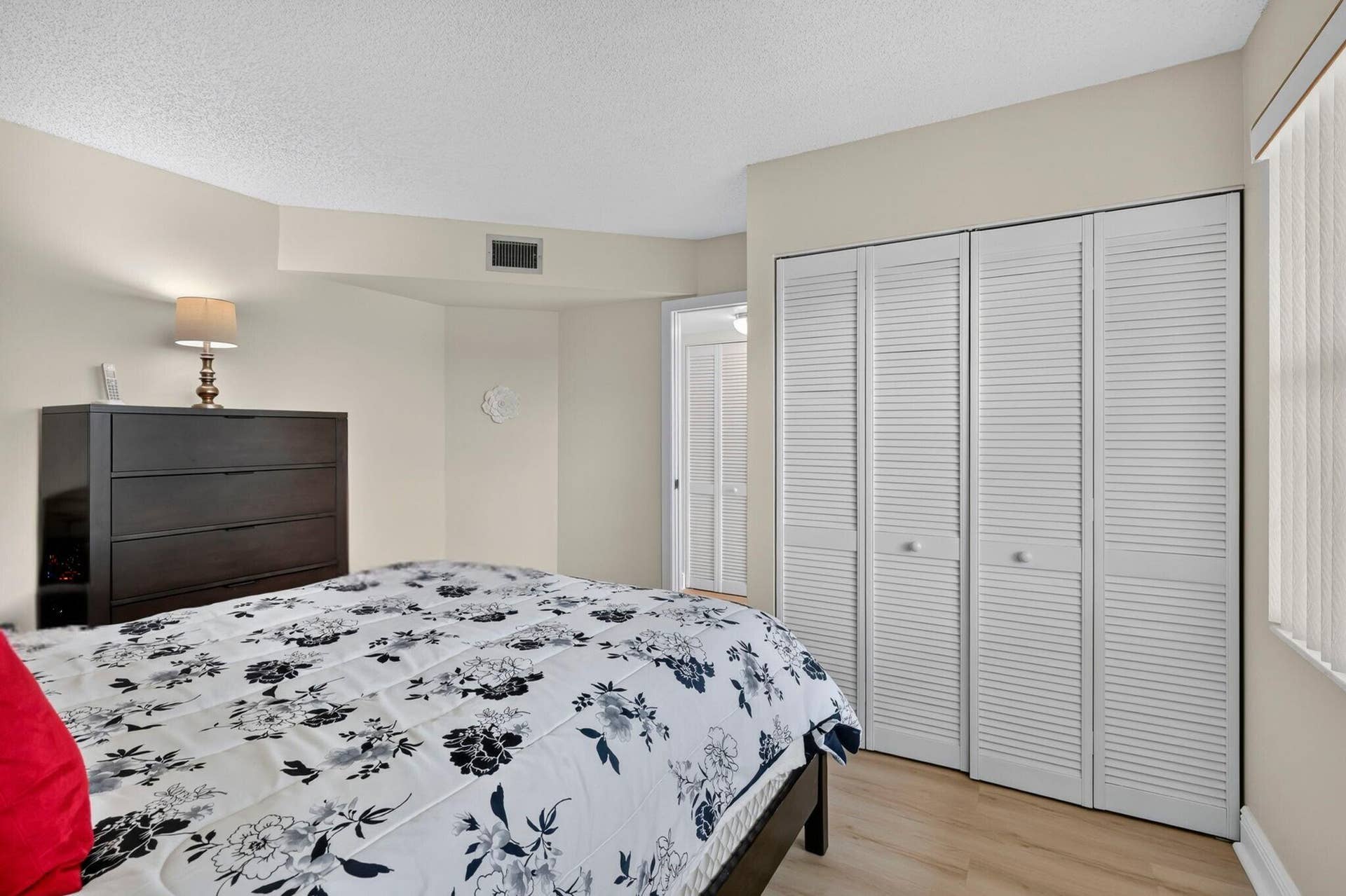 3871 Via Poinciana, #407, Lake Worth, FL 33467 19-web-or-mls-BS1A3420